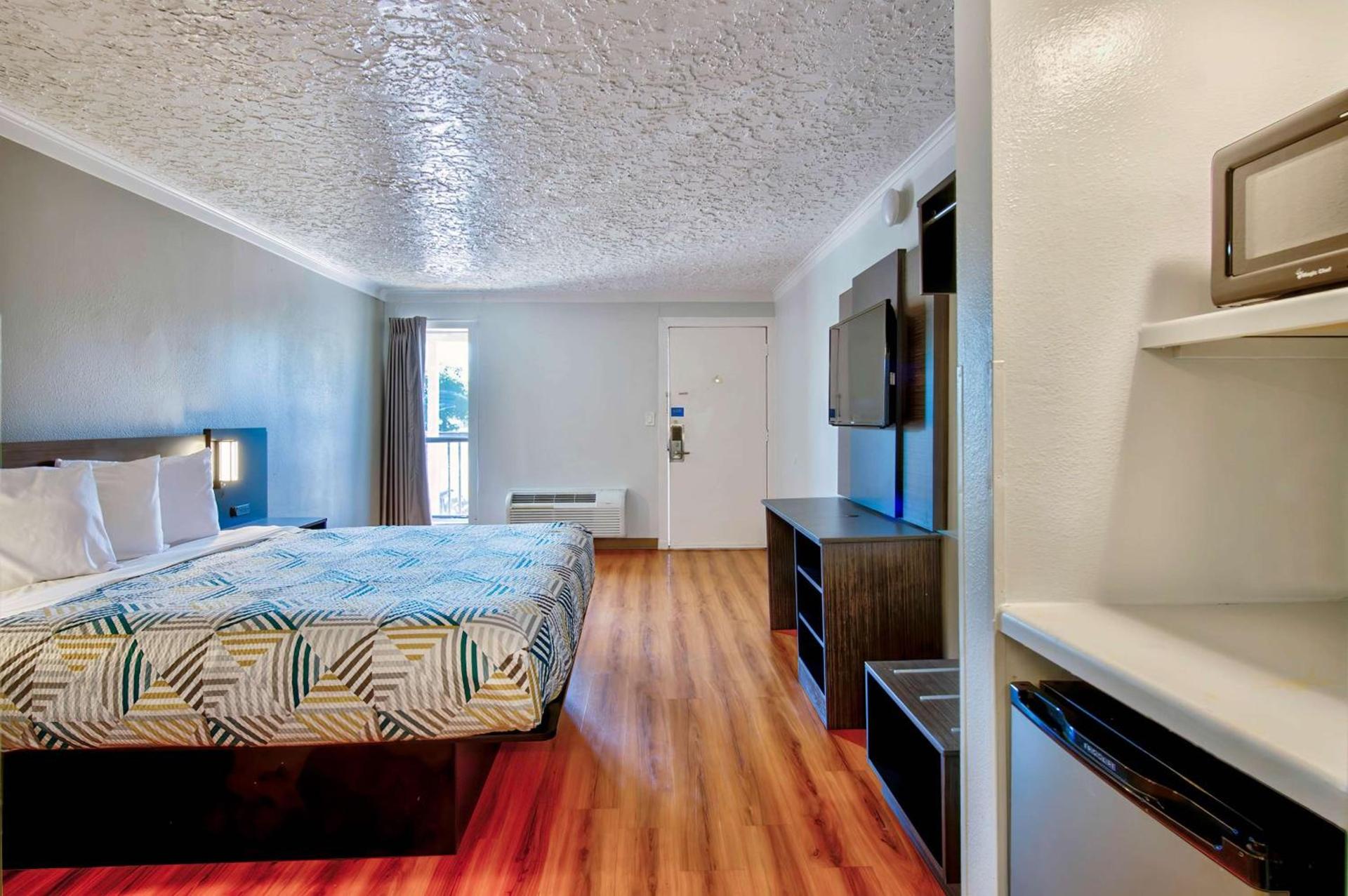 Motel 6-Fort Worth, TX - White Settlement photo 7