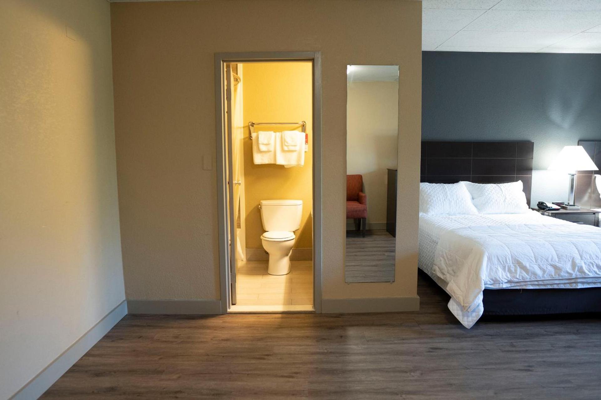 Framingham Inn photo 16