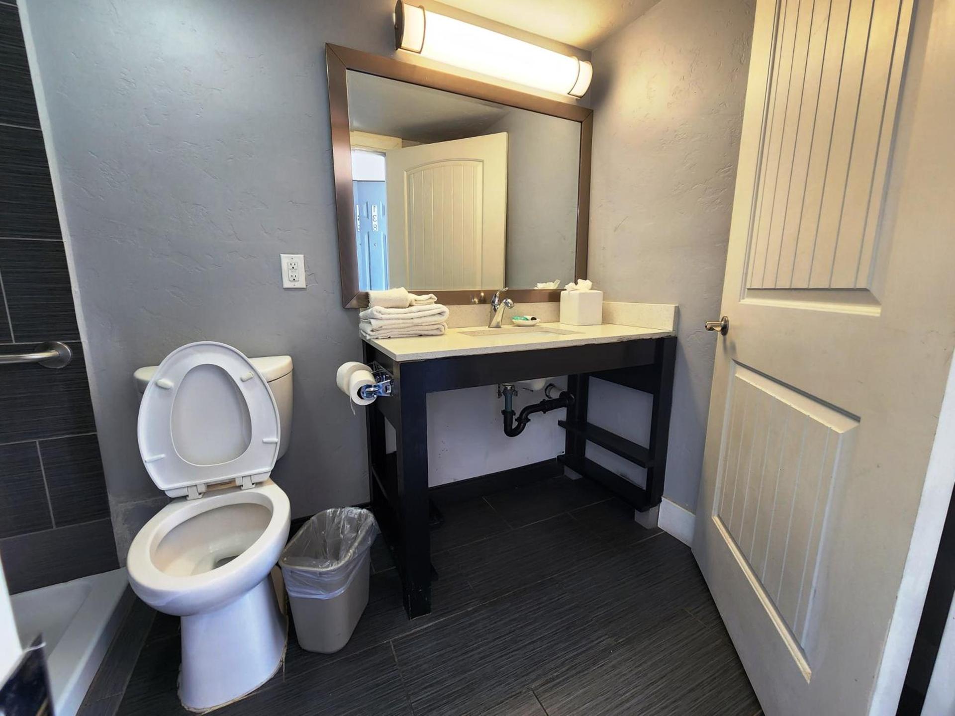 Red Lion Inn & Suites Tucson Downtown photo 28