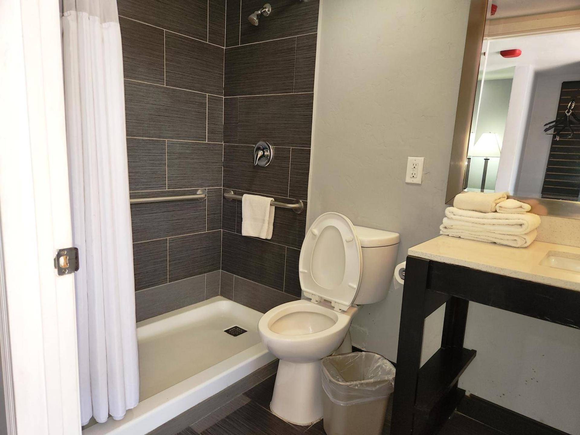 Red Lion Inn & Suites Tucson Downtown photo 29
