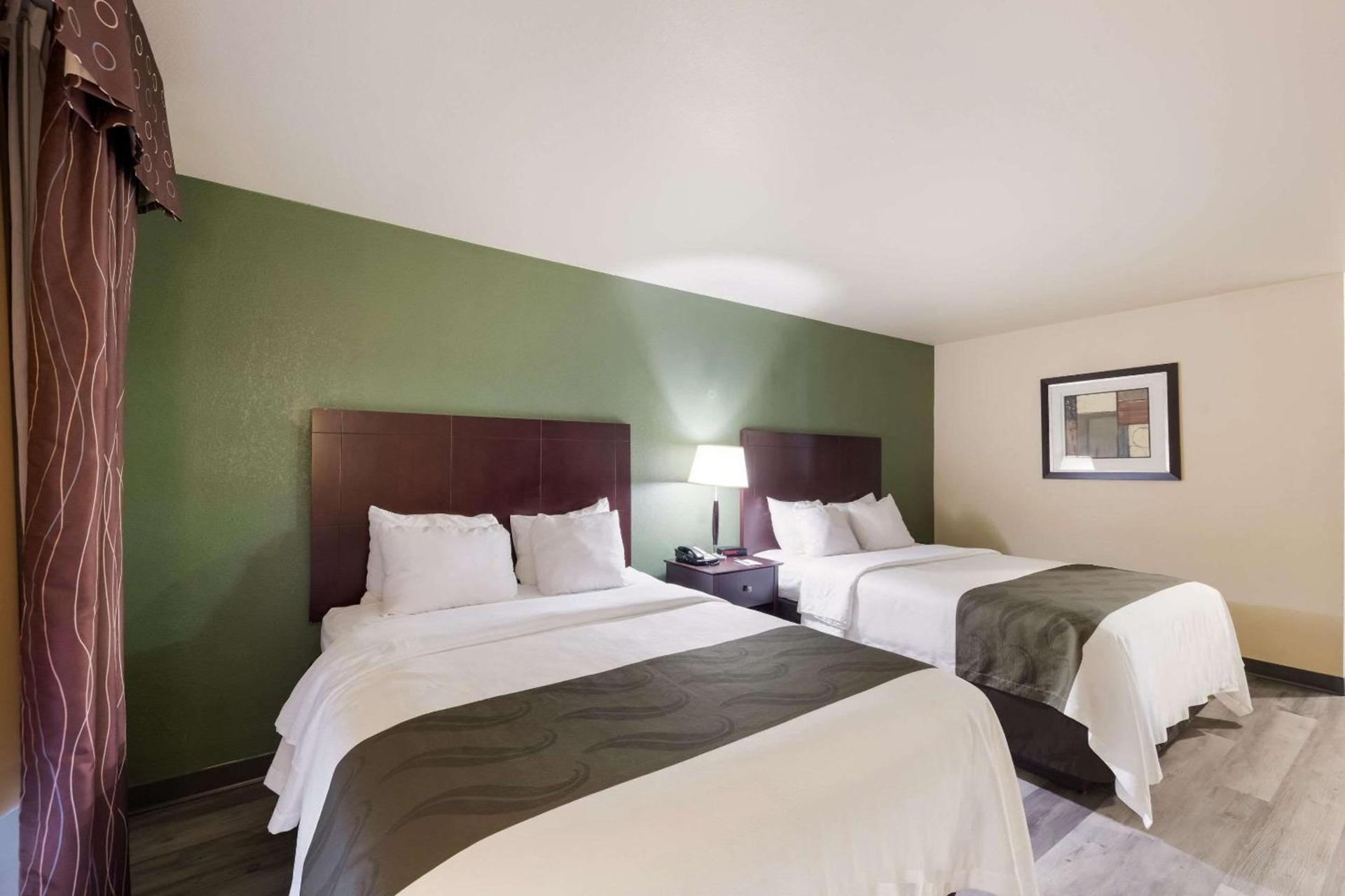 Quality Inn & Suites Terrell photo 18