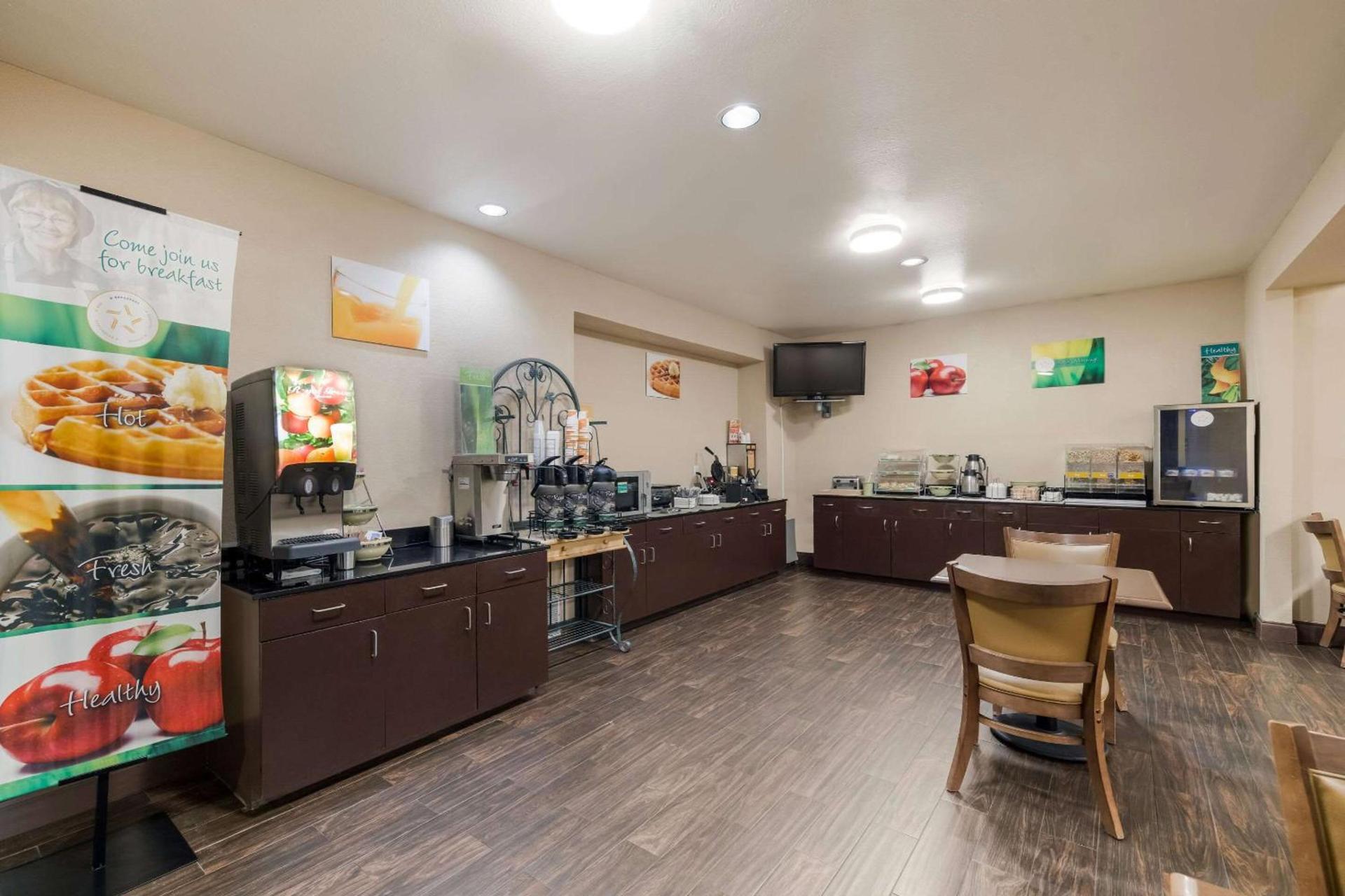 Quality Inn & Suites Terrell photo 34