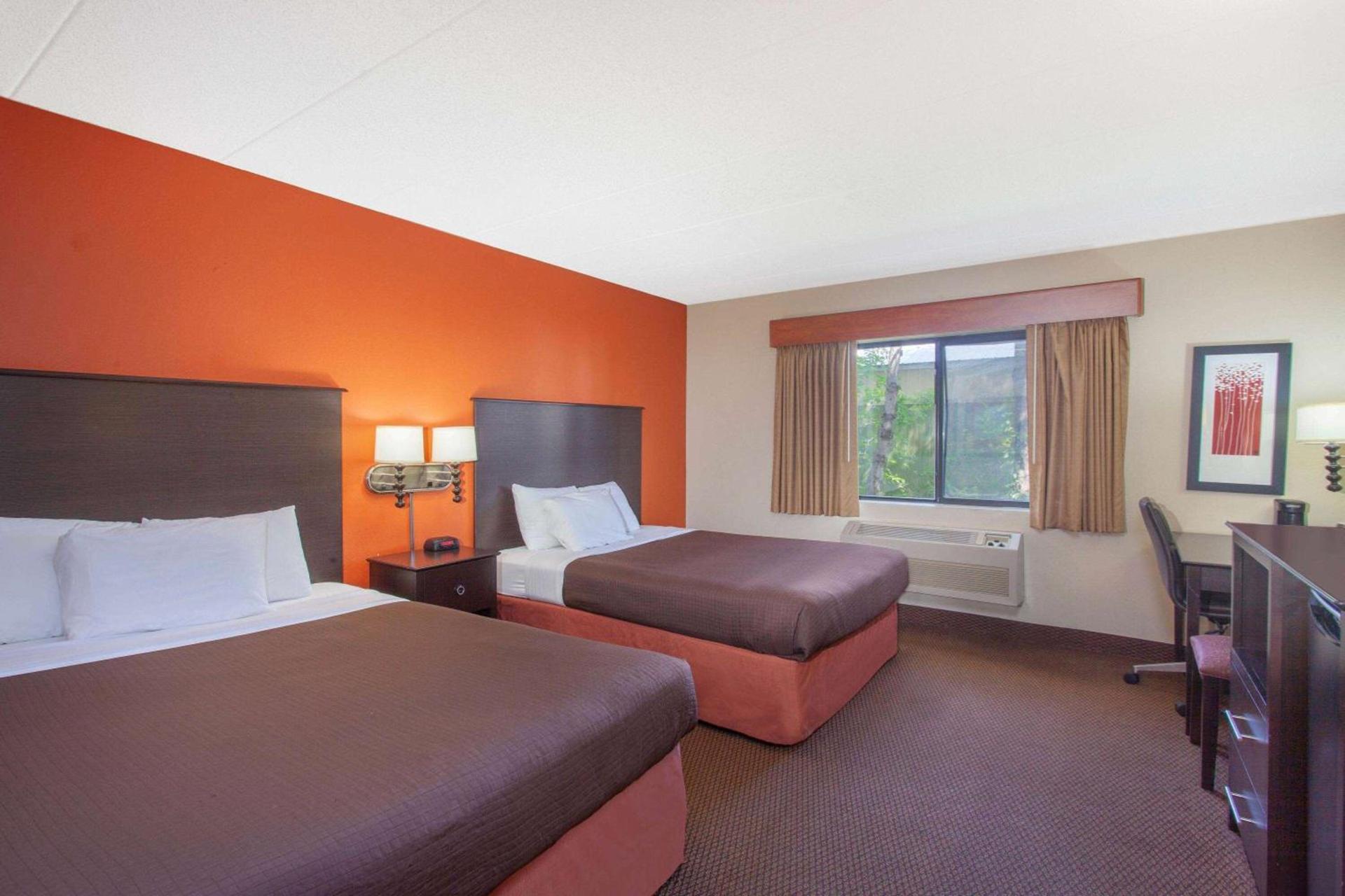 AmericInn by Wyndham Ham Lake photo 8