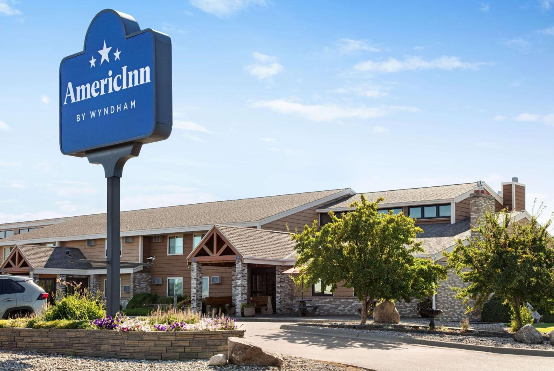 AmericInn by Wyndham Roseau photo 1