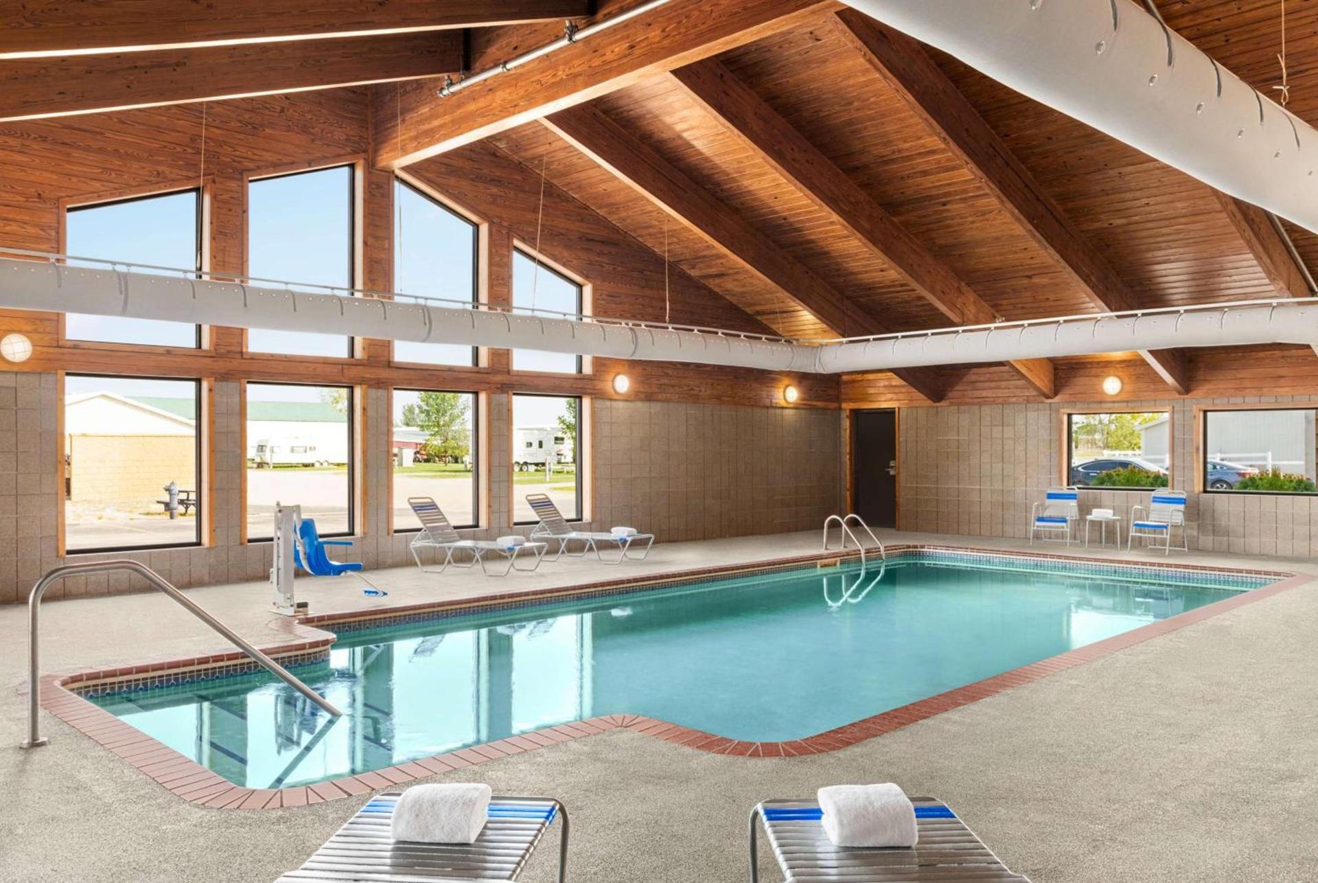 AmericInn by Wyndham Roseau photo 10