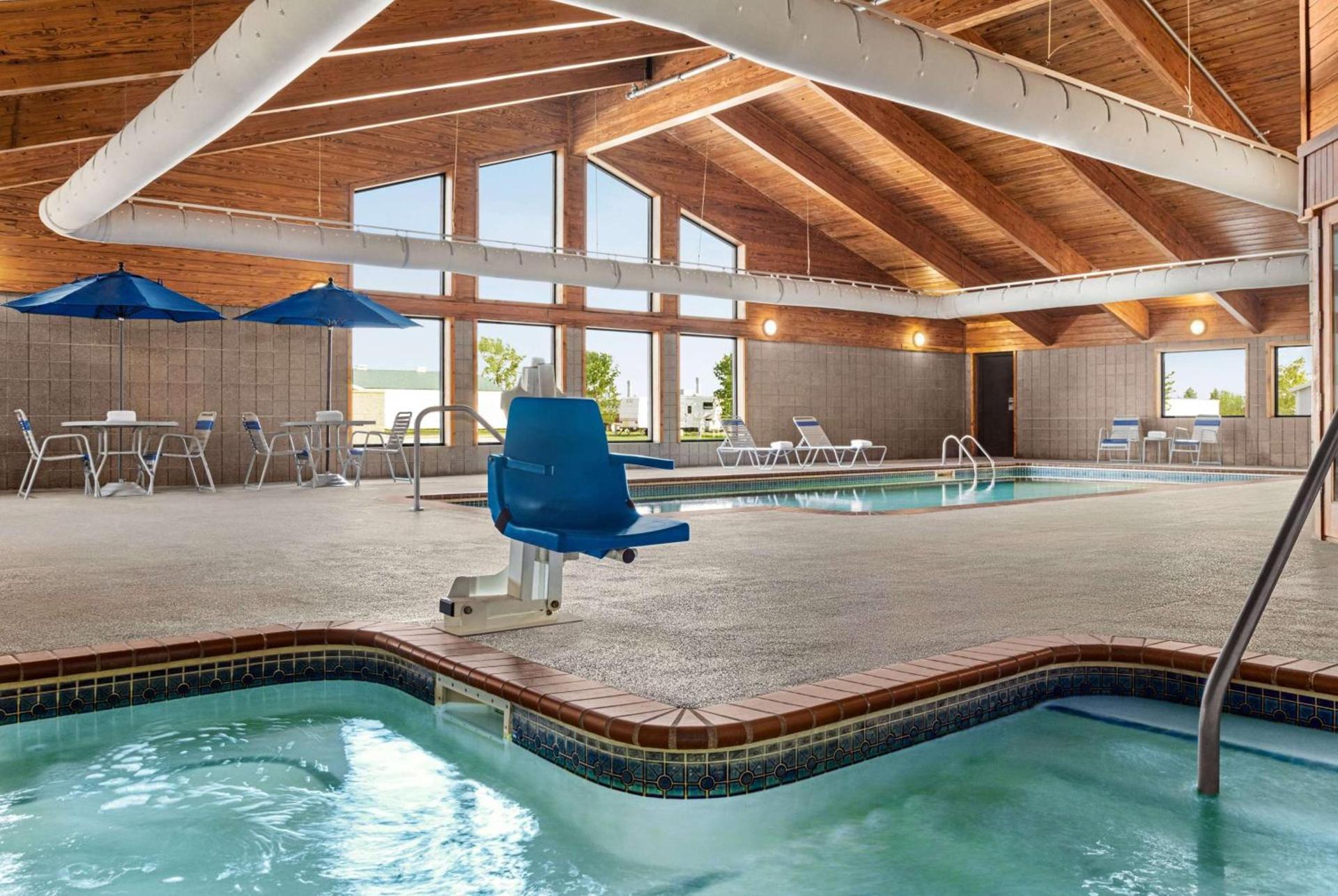 AmericInn by Wyndham Roseau photo 11