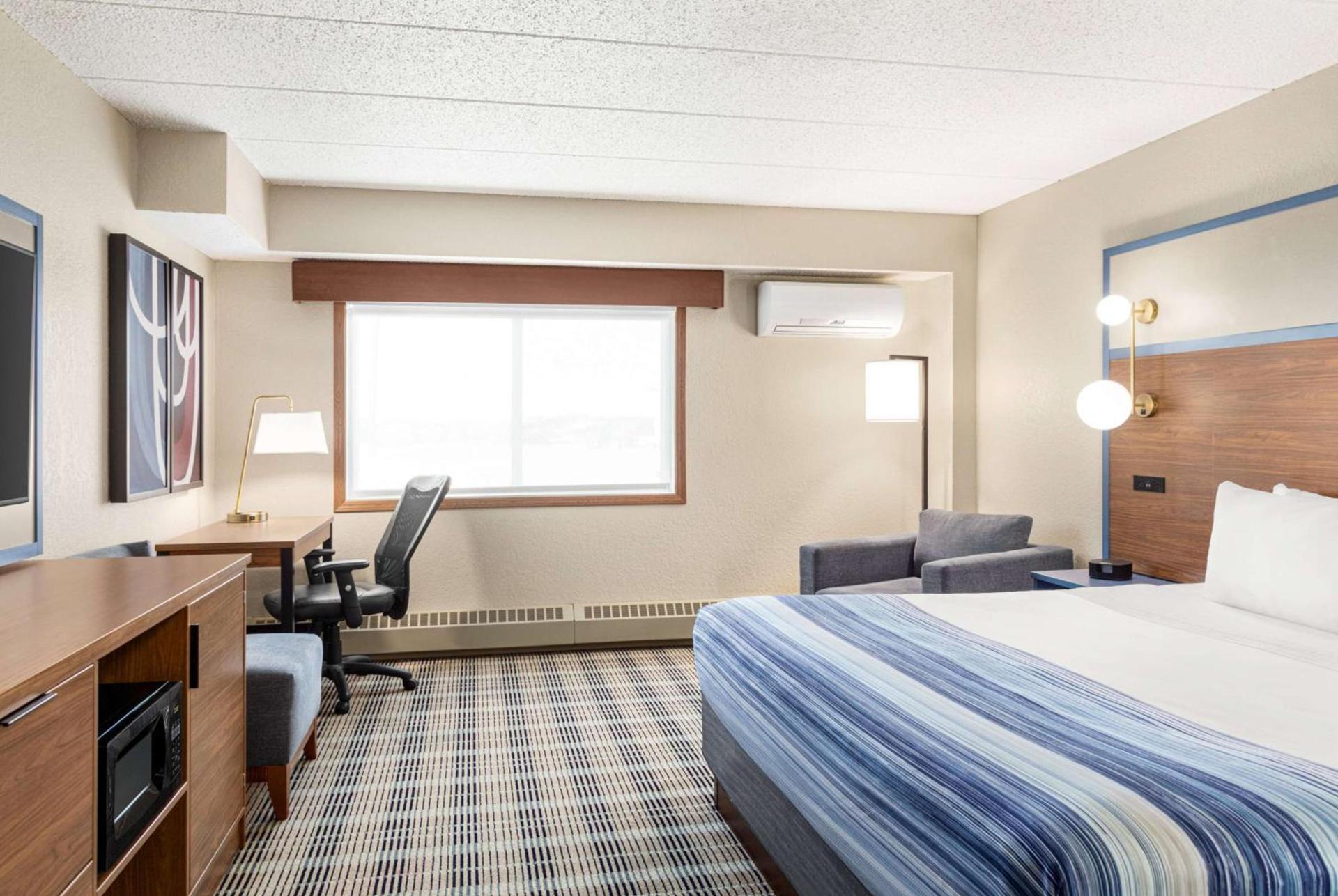 AmericInn by Wyndham Roseau photo 16
