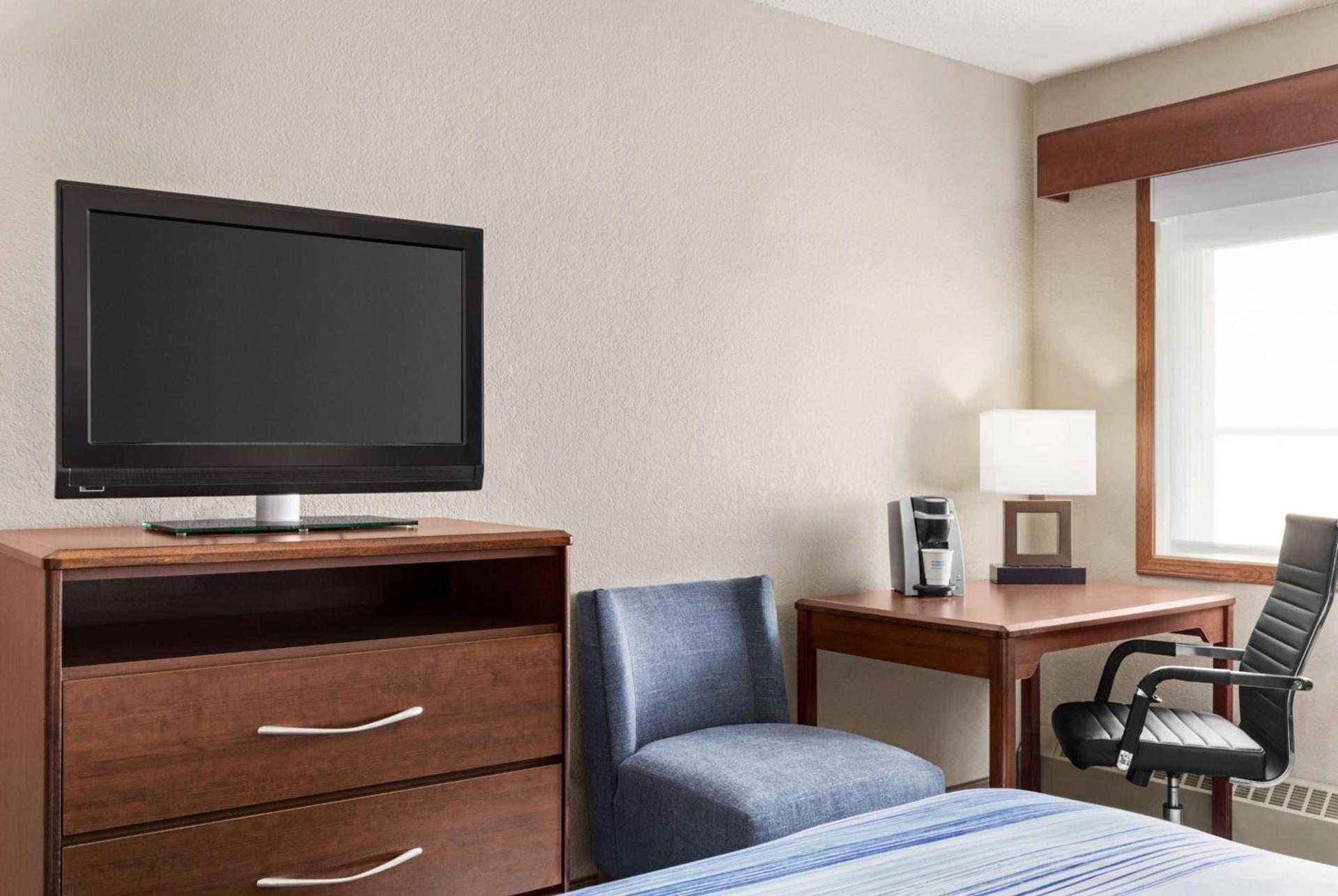 AmericInn by Wyndham Roseau photo 22