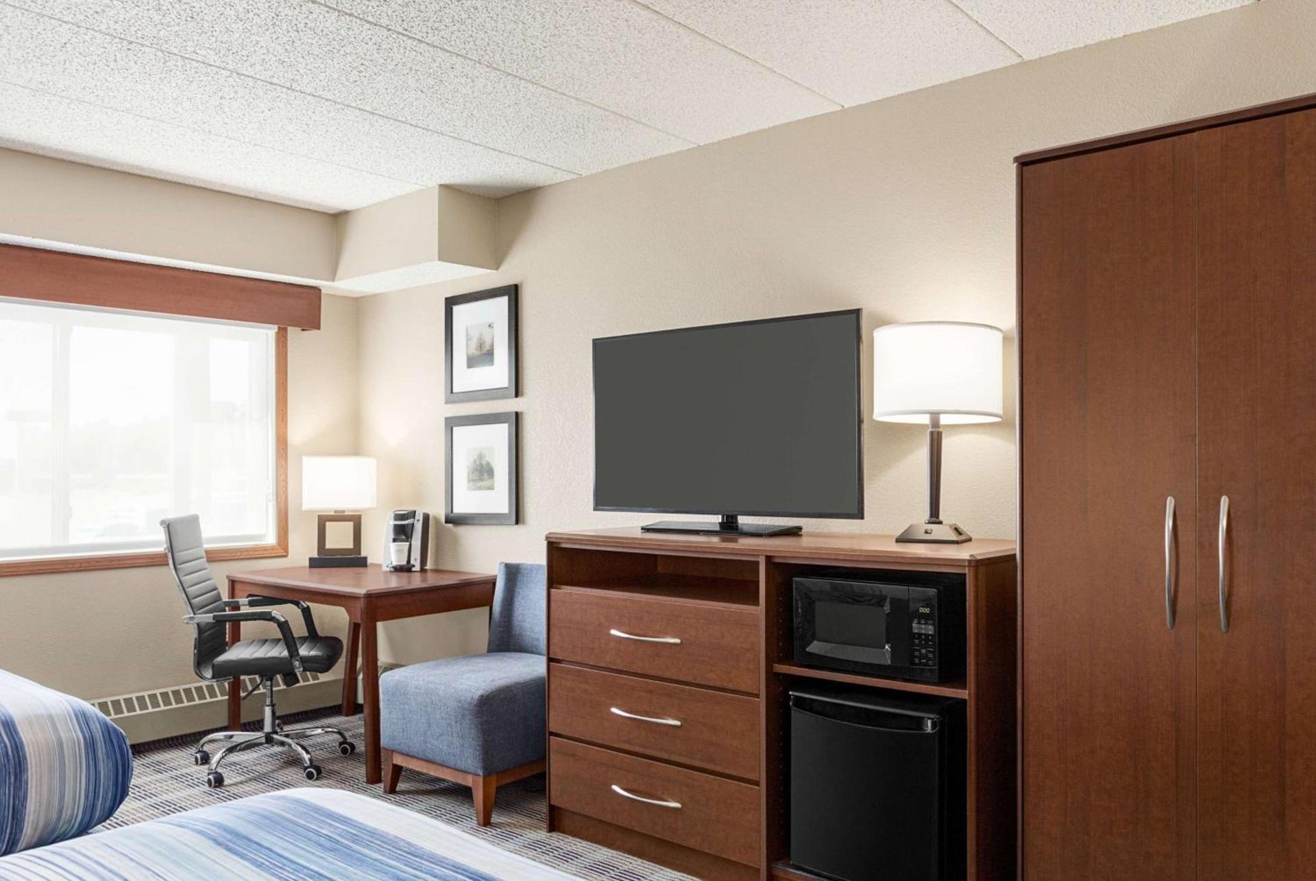 AmericInn by Wyndham Roseau photo 24