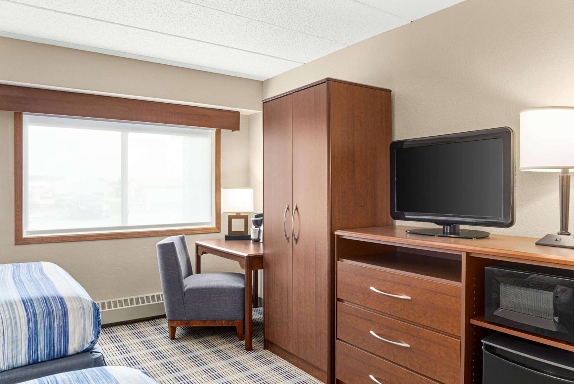 AmericInn by Wyndham Roseau photo 25