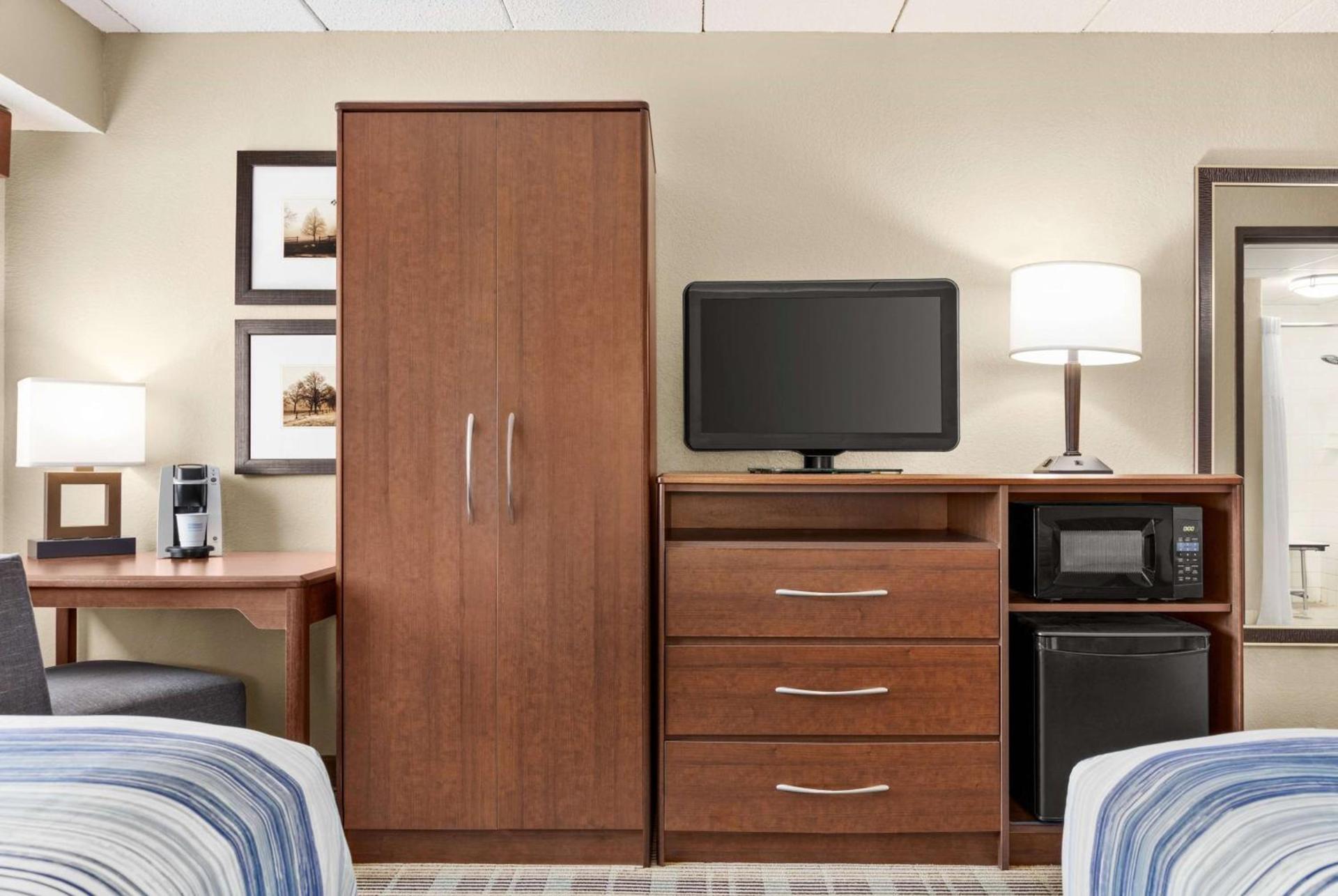 AmericInn by Wyndham Roseau photo 26
