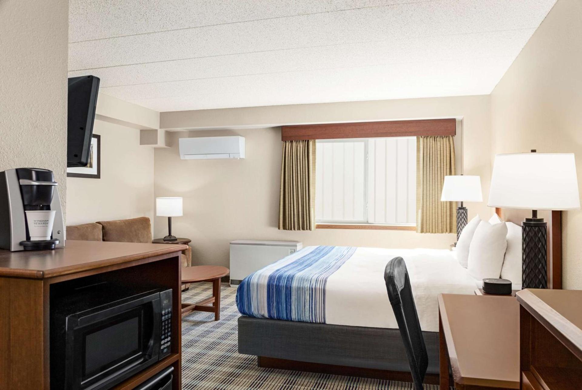 AmericInn by Wyndham Roseau photo 35