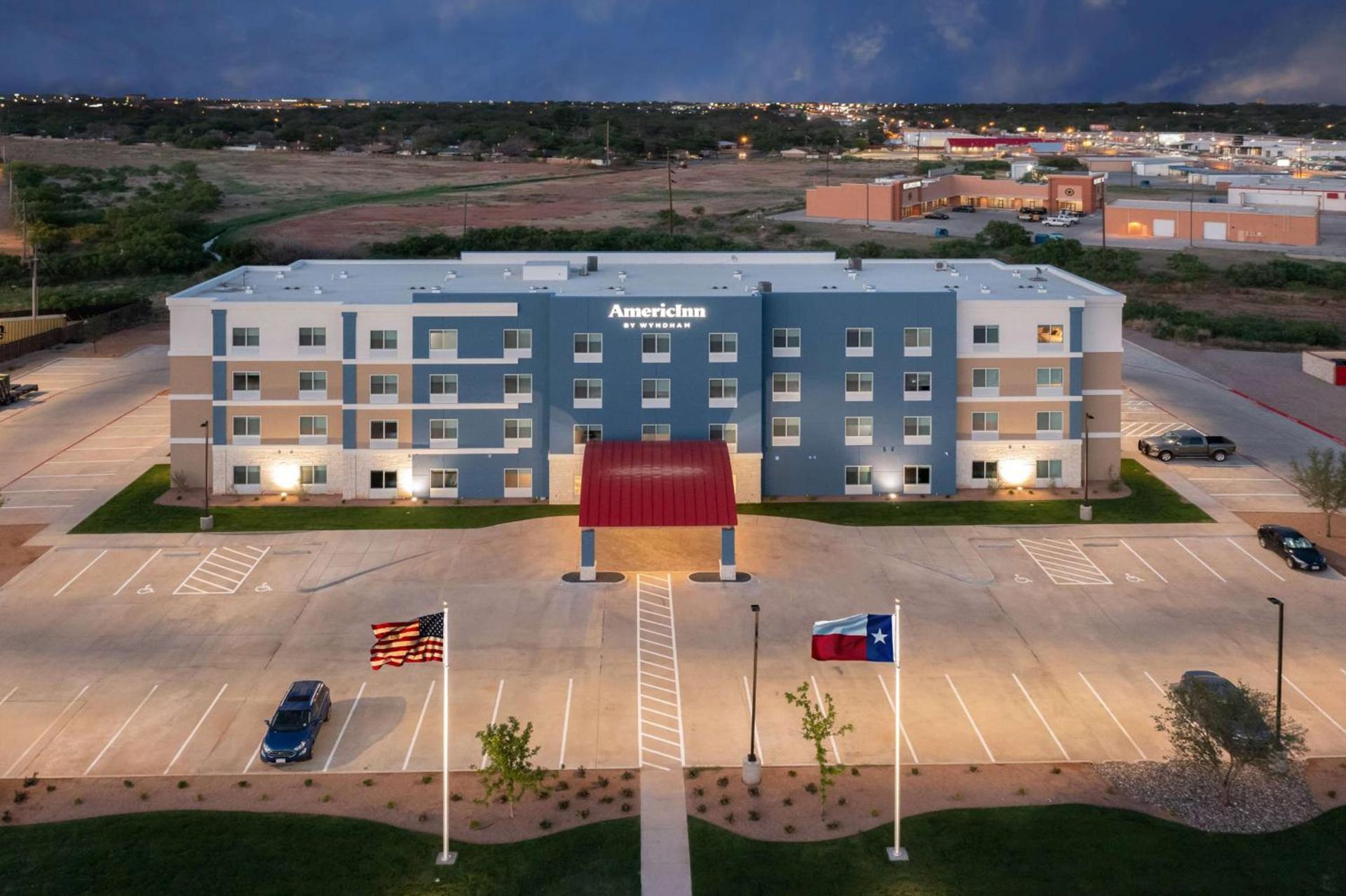 AmericInn by Wyndham San Angelo photo 39