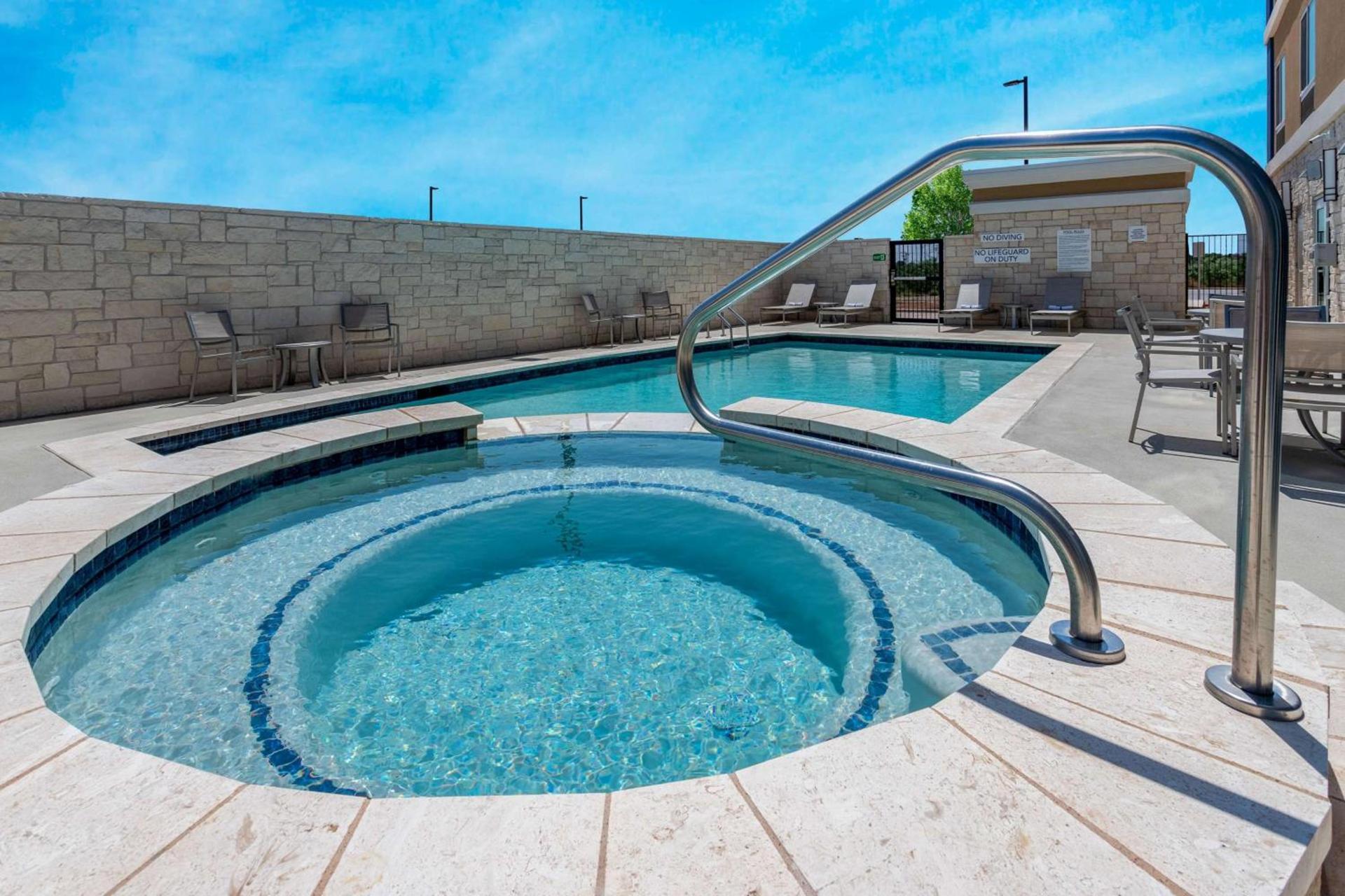 AmericInn by Wyndham San Angelo photo 42