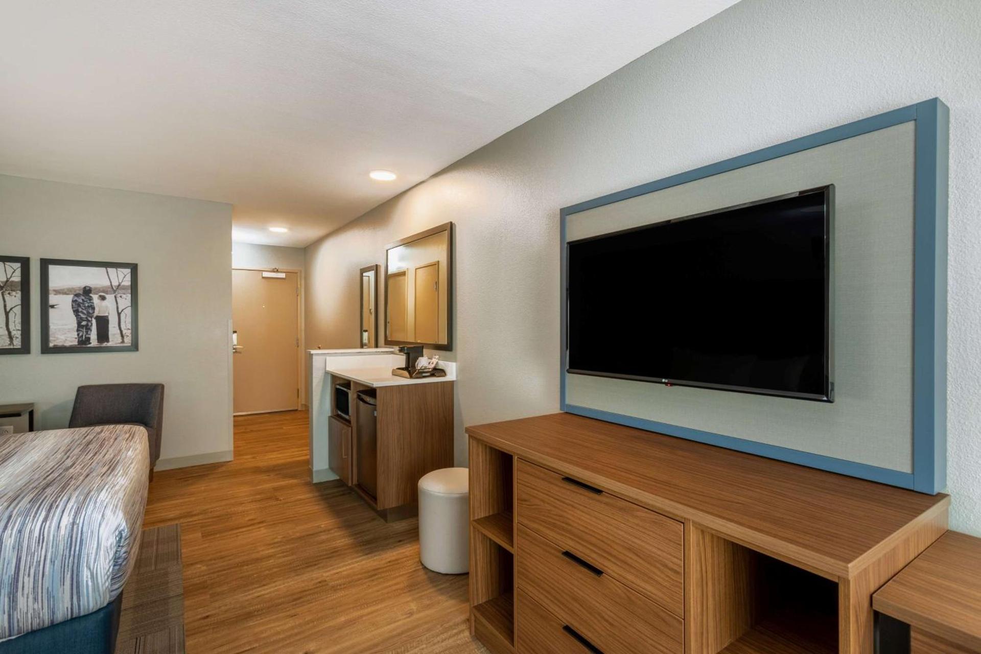 AmericInn by Wyndham San Angelo photo 48