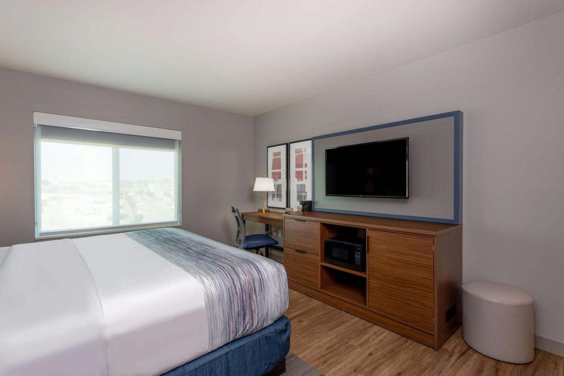 AmericInn by Wyndham San Angelo photo 53