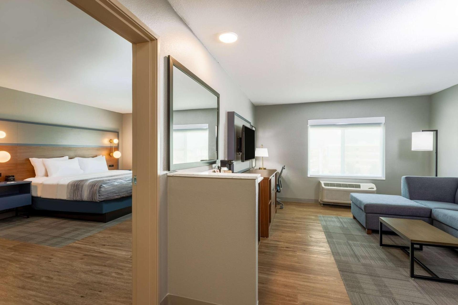 AmericInn by Wyndham San Angelo photo 55