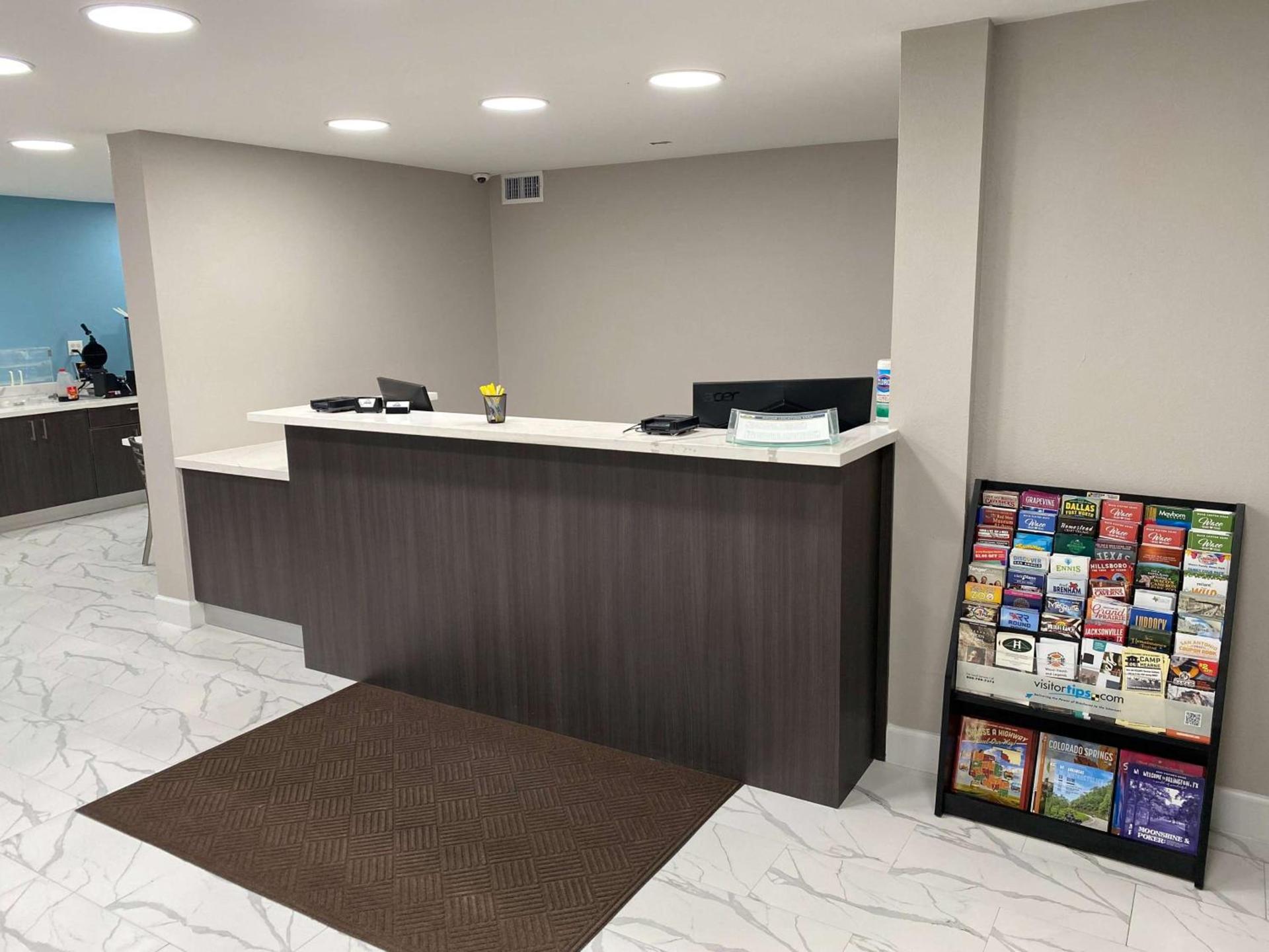 Days Inn by Wyndham Waco University Area photo 4