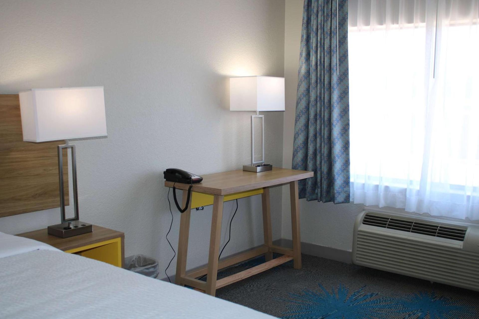 Days Inn by Wyndham Waco University Area photo 46