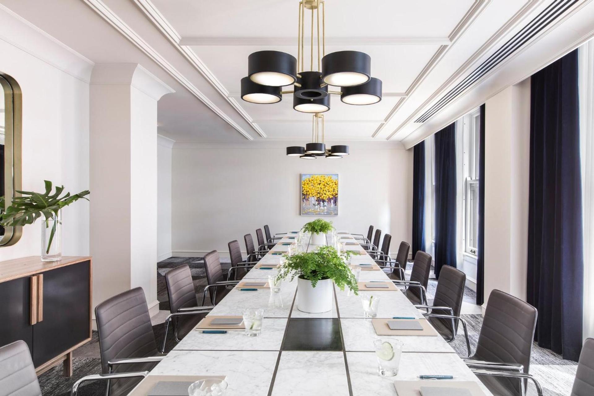 Kimpton Gray Hotel Chicago by IHG photo 1