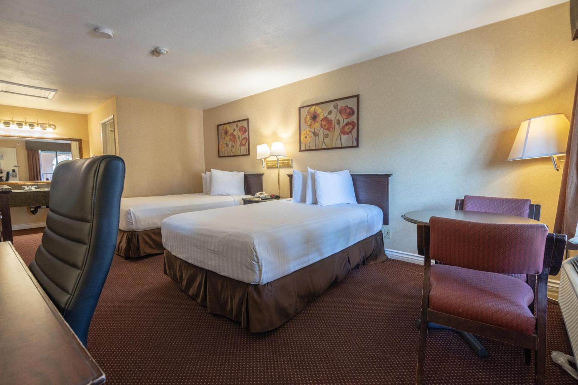 Hospitality Inn photo 14