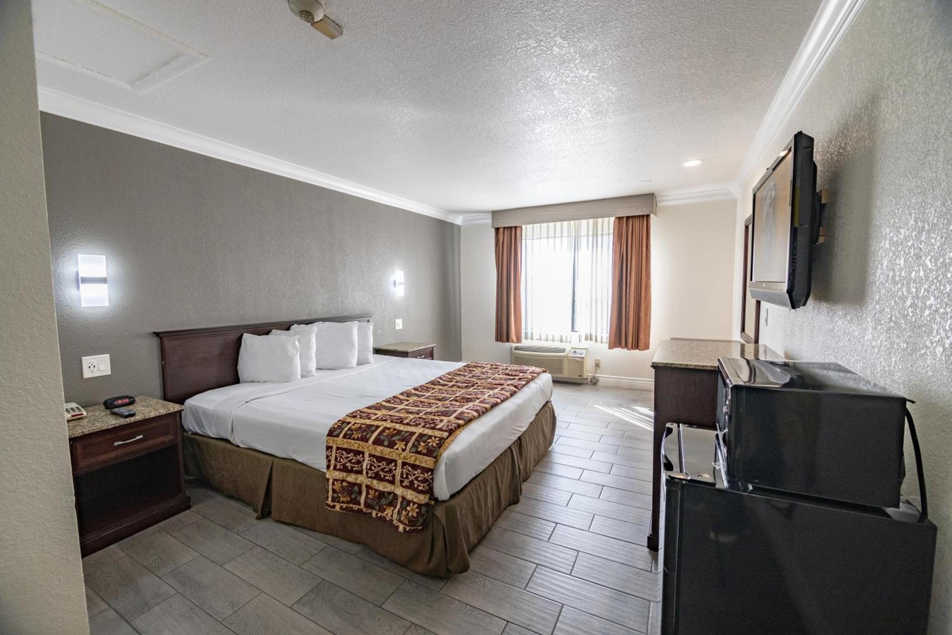 Hospitality Inn photo 21