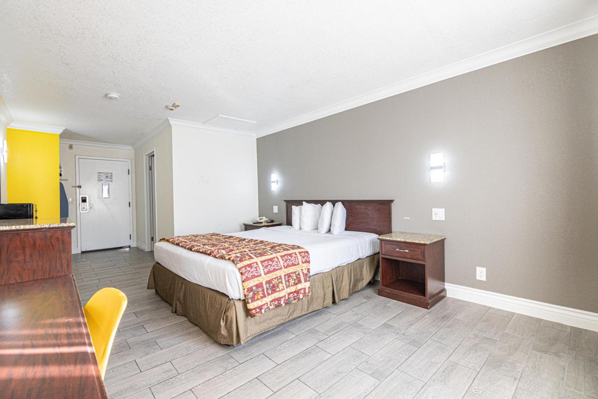 Hospitality Inn photo 26