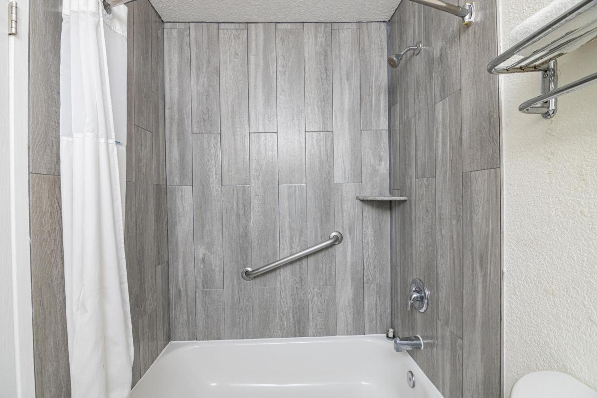 Hospitality Inn photo 28