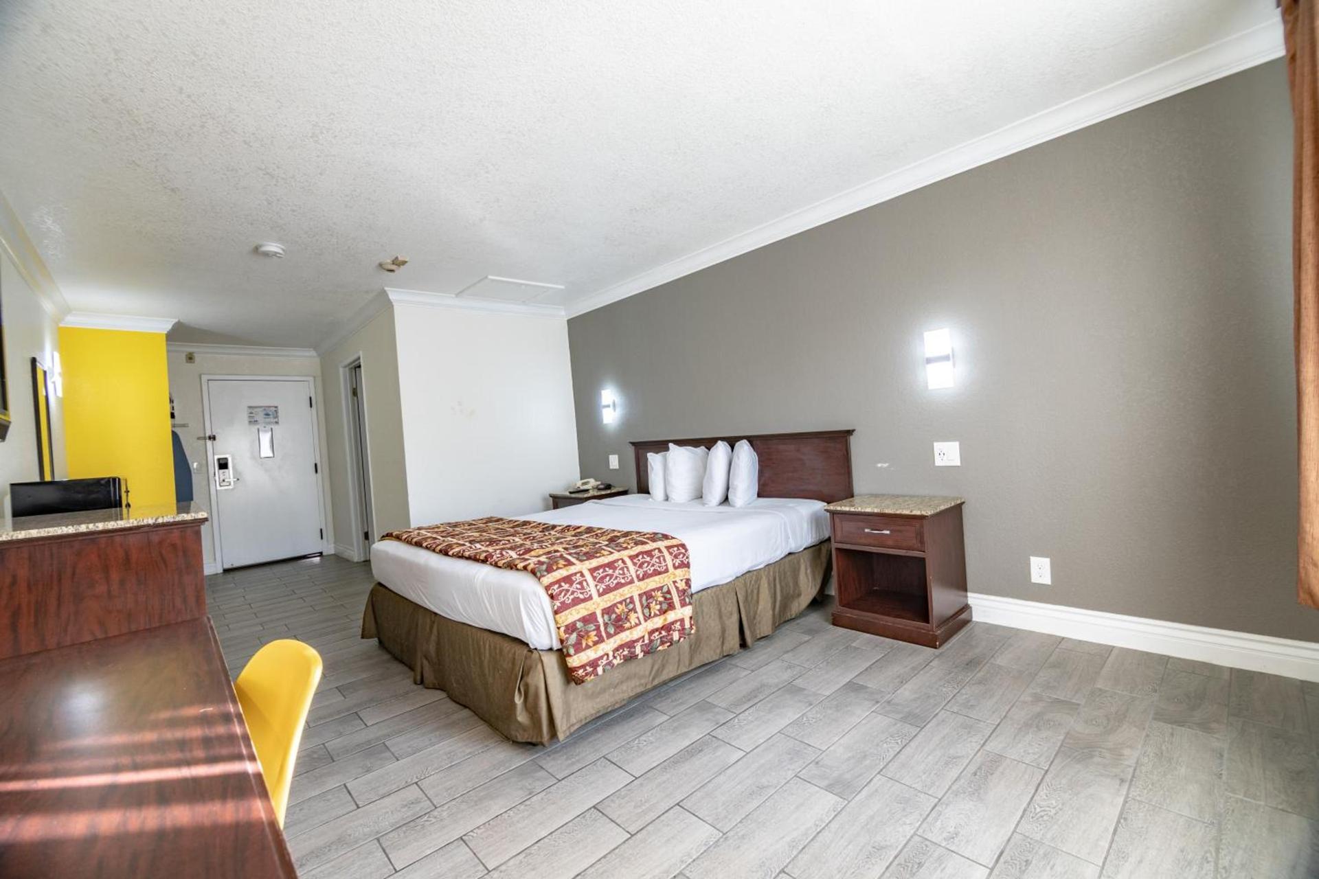 Hospitality Inn photo 25