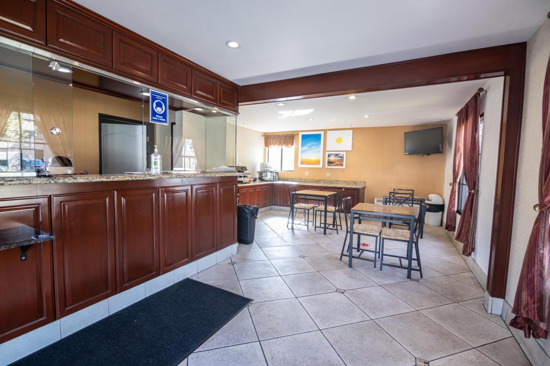 Hospitality Inn photo 41