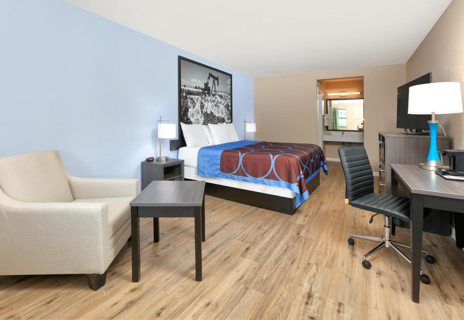 Super 8 by Wyndham Victoria - South - Hwy 59 photo 42