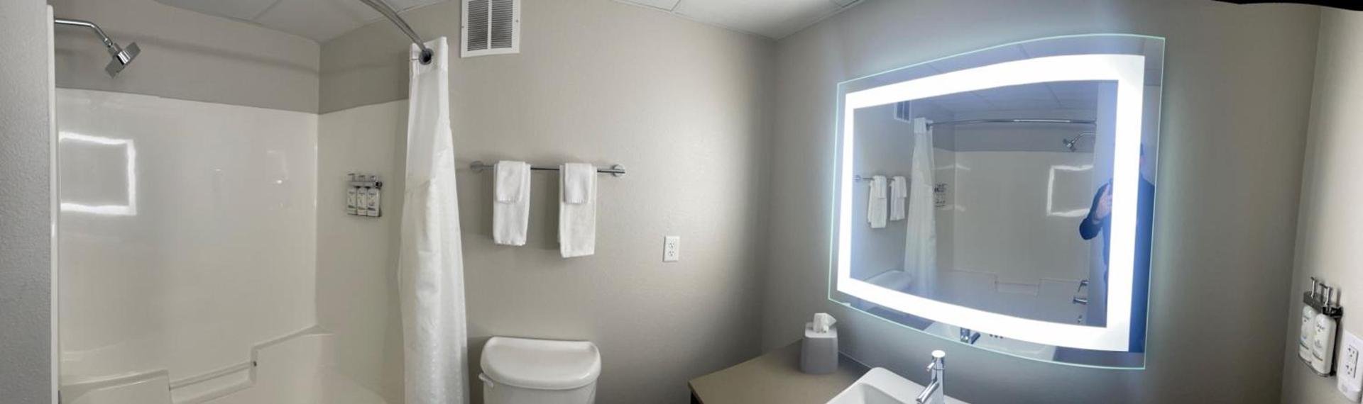 Holiday Inn Express & Suites Marquette by IHG photo 13