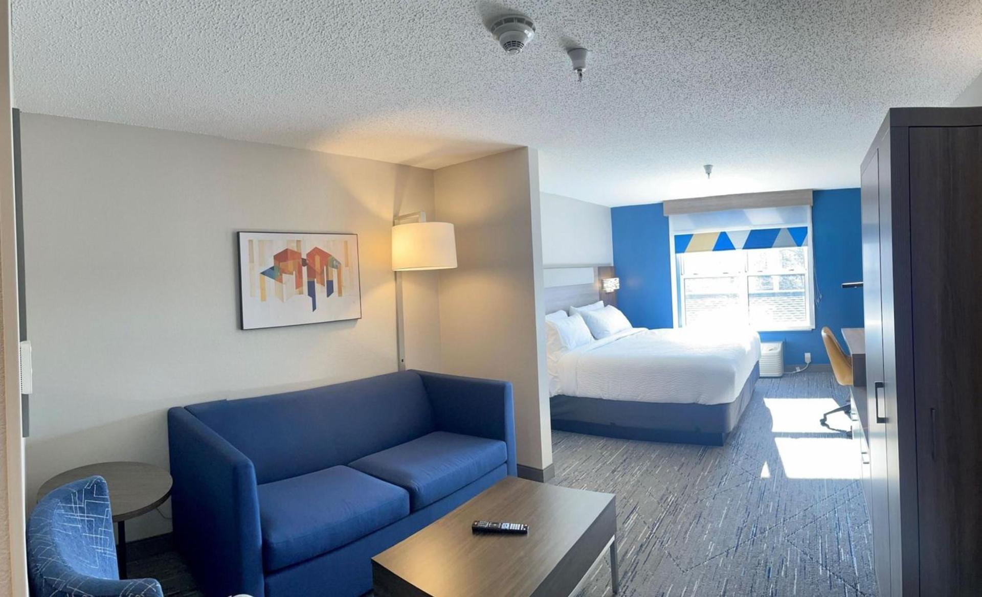 Holiday Inn Express & Suites Marquette by IHG photo 31
