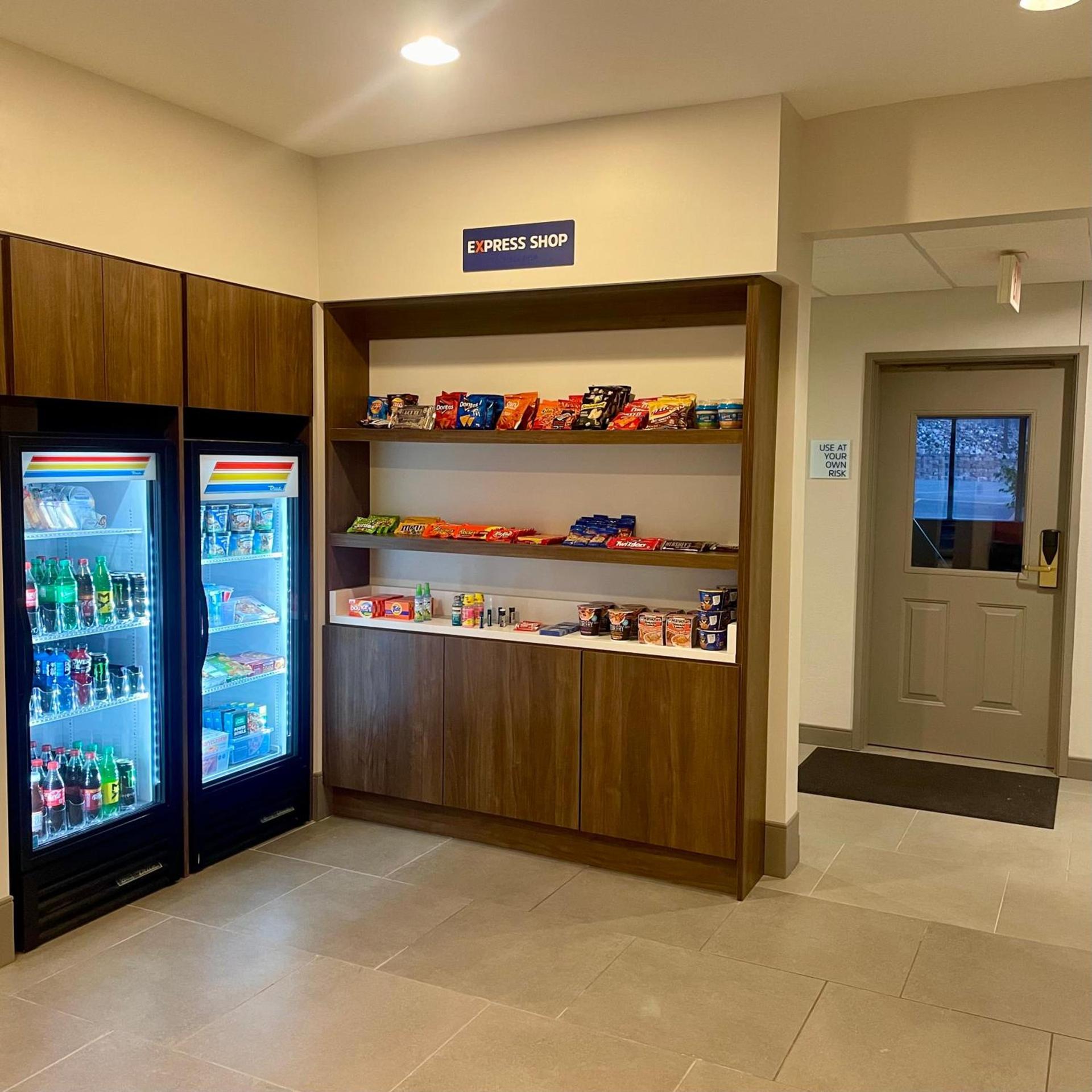 Holiday Inn Express & Suites Marquette by IHG photo 27