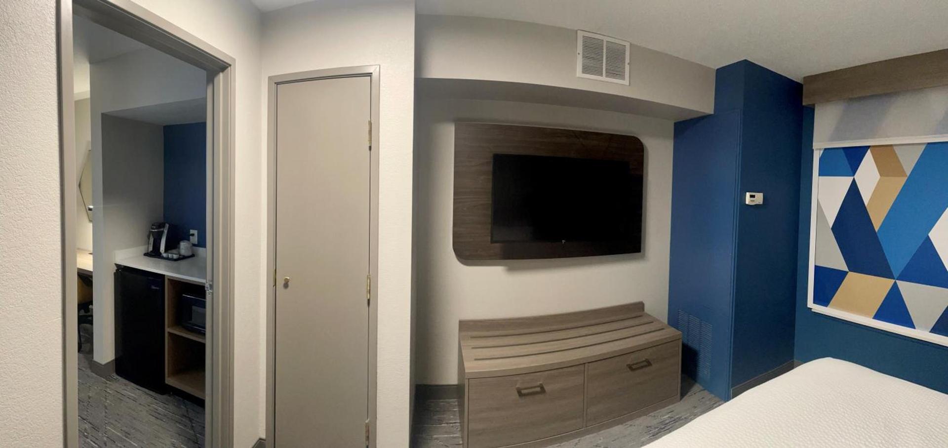 Holiday Inn Express & Suites Marquette by IHG photo 30