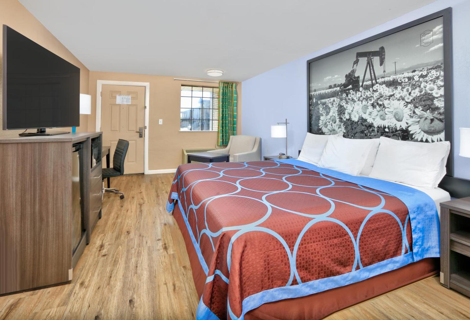 Super 8 by Wyndham Victoria - South - Hwy 59 photo 61