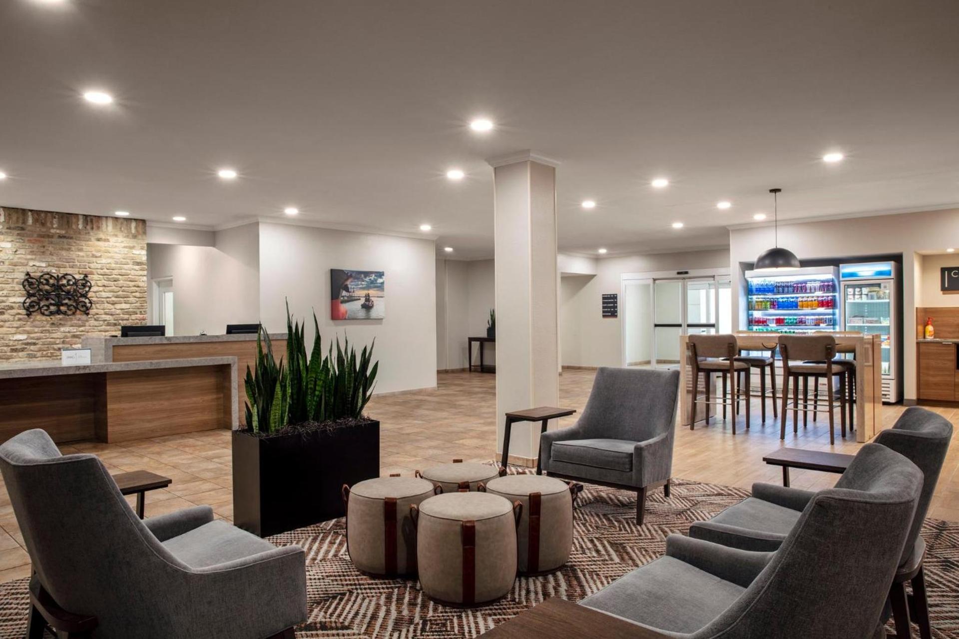 Candlewood Suites Mobile-Downtown by IHG photo 3