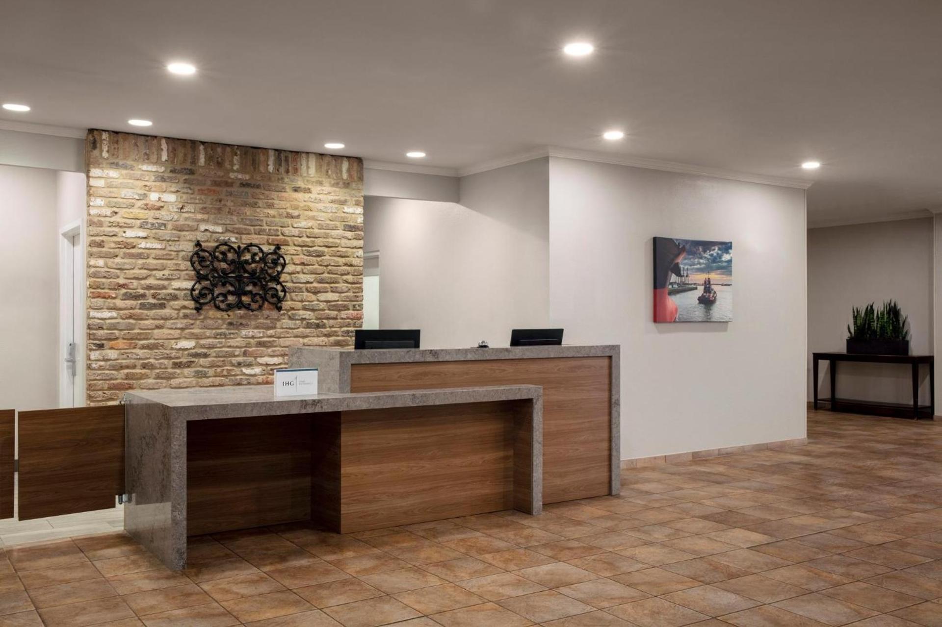 Candlewood Suites Mobile-Downtown by IHG photo 19