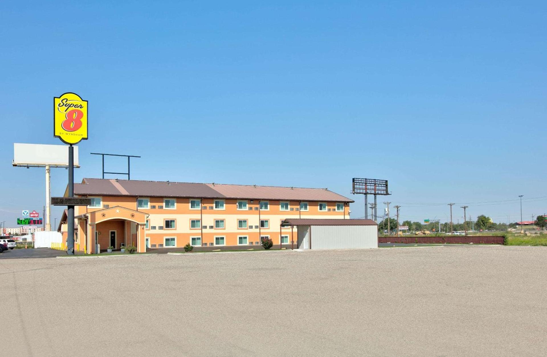 Super 8 by Wyndham Amarillo photo 5