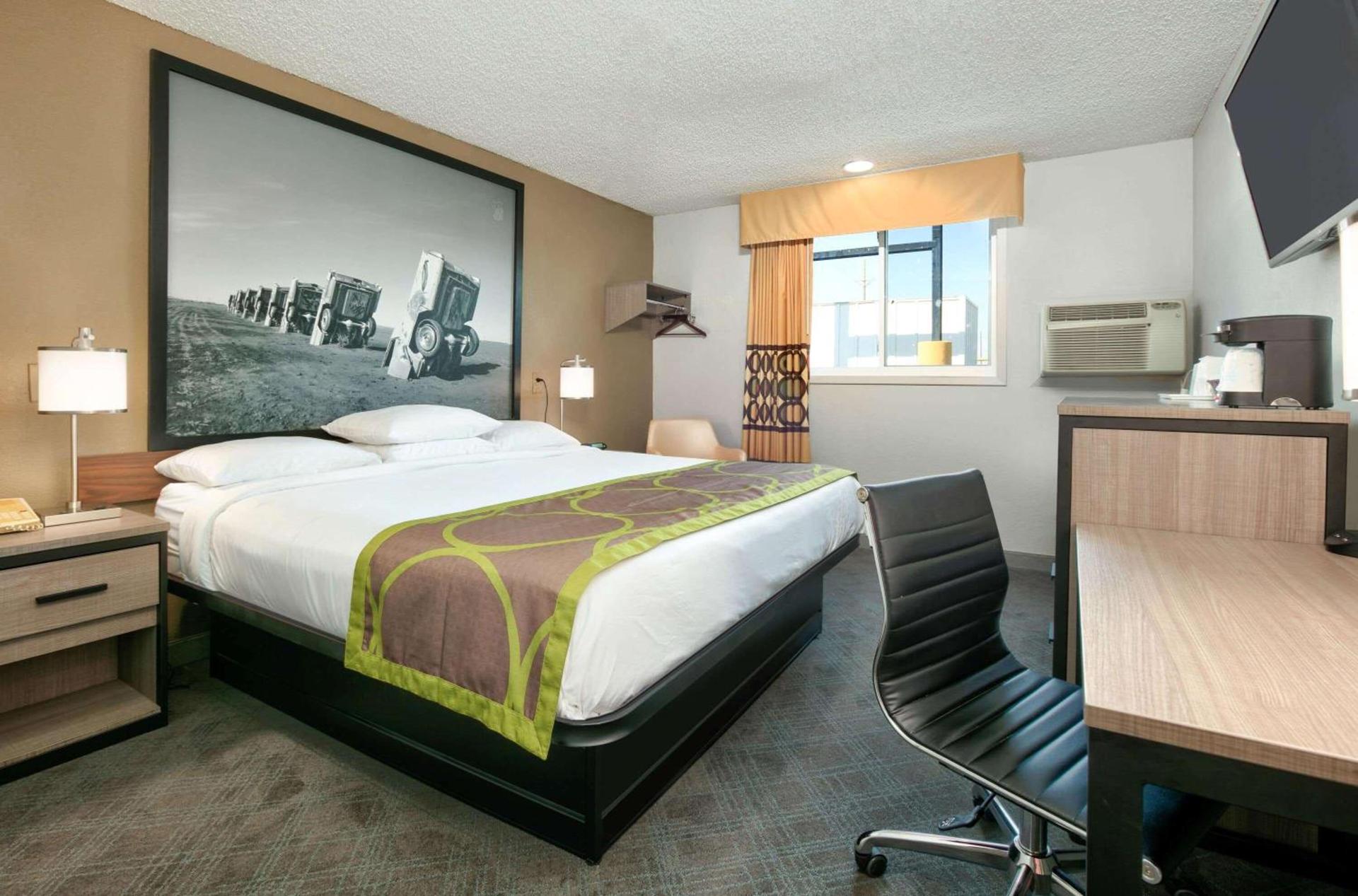 Super 8 by Wyndham Amarillo photo 8