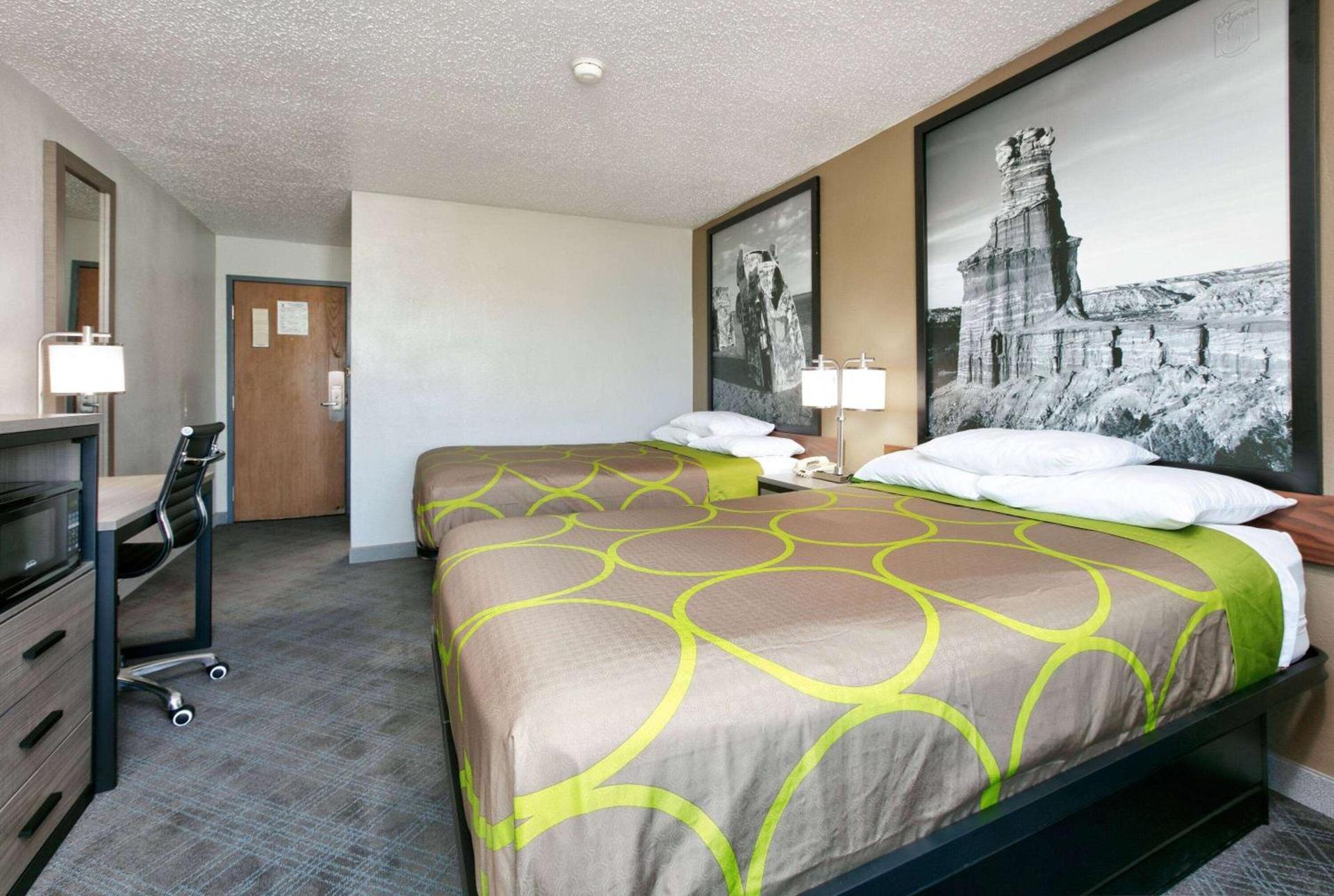 Super 8 by Wyndham Amarillo photo 16