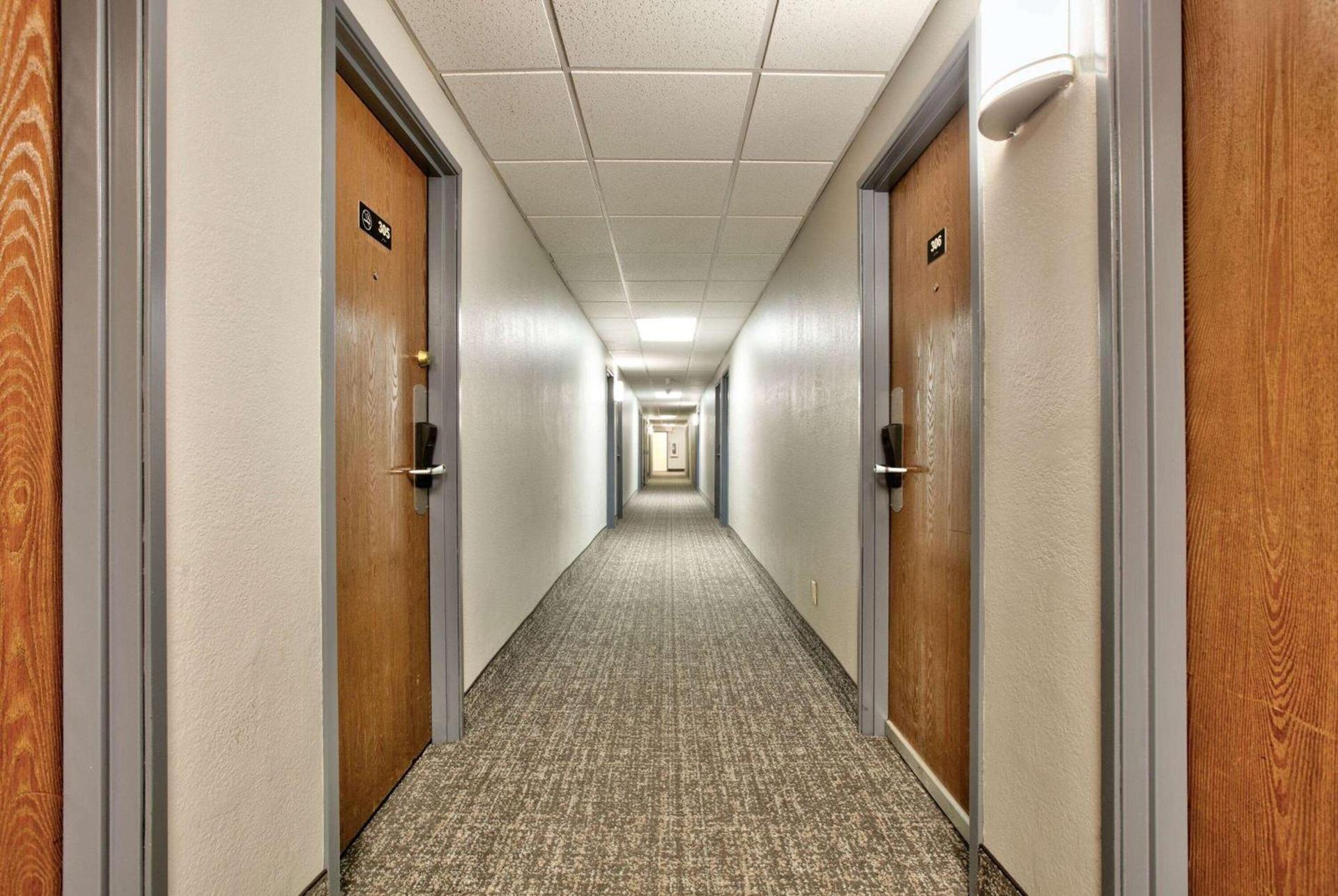 Super 8 by Wyndham Amarillo photo 29