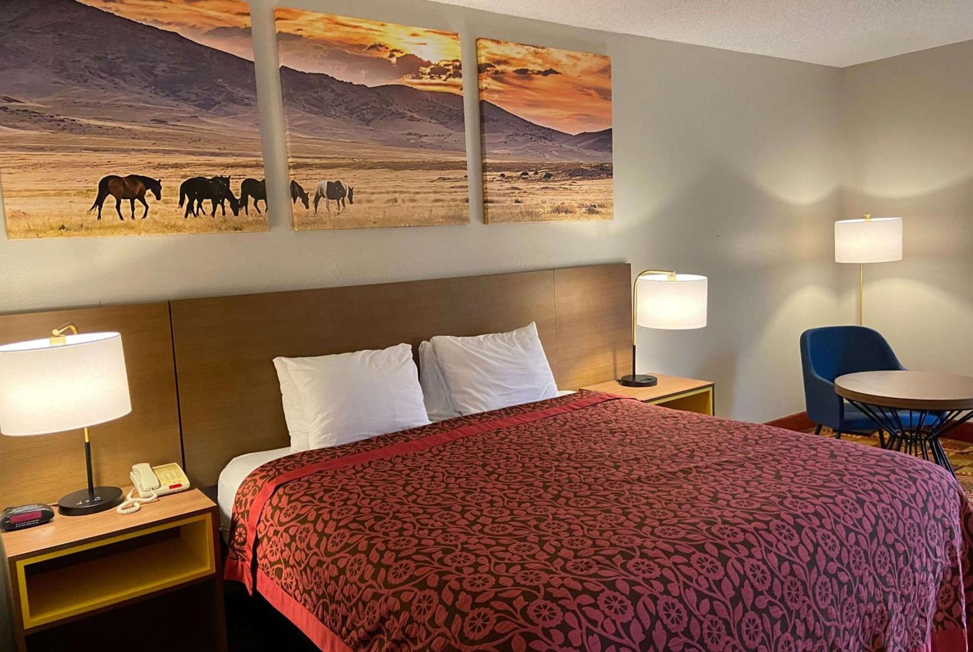 Days Inn & Suites by Wyndham Ridgeland photo 13