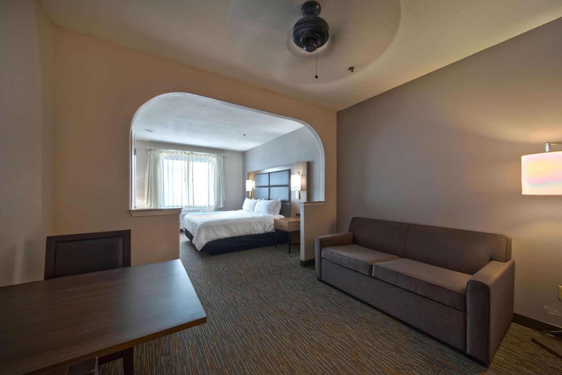 Wingate by Wyndham Houston Bush Intercontinental Airport photo 16