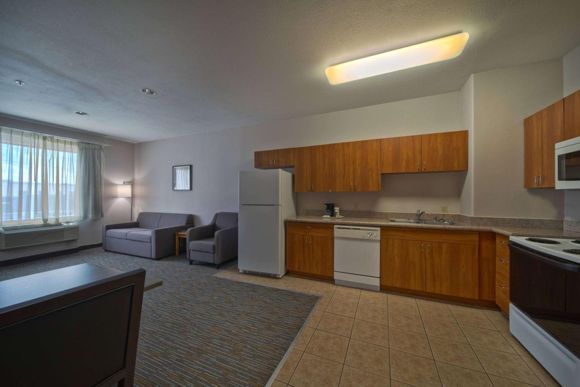 Wingate by Wyndham Houston Bush Intercontinental Airport photo 24