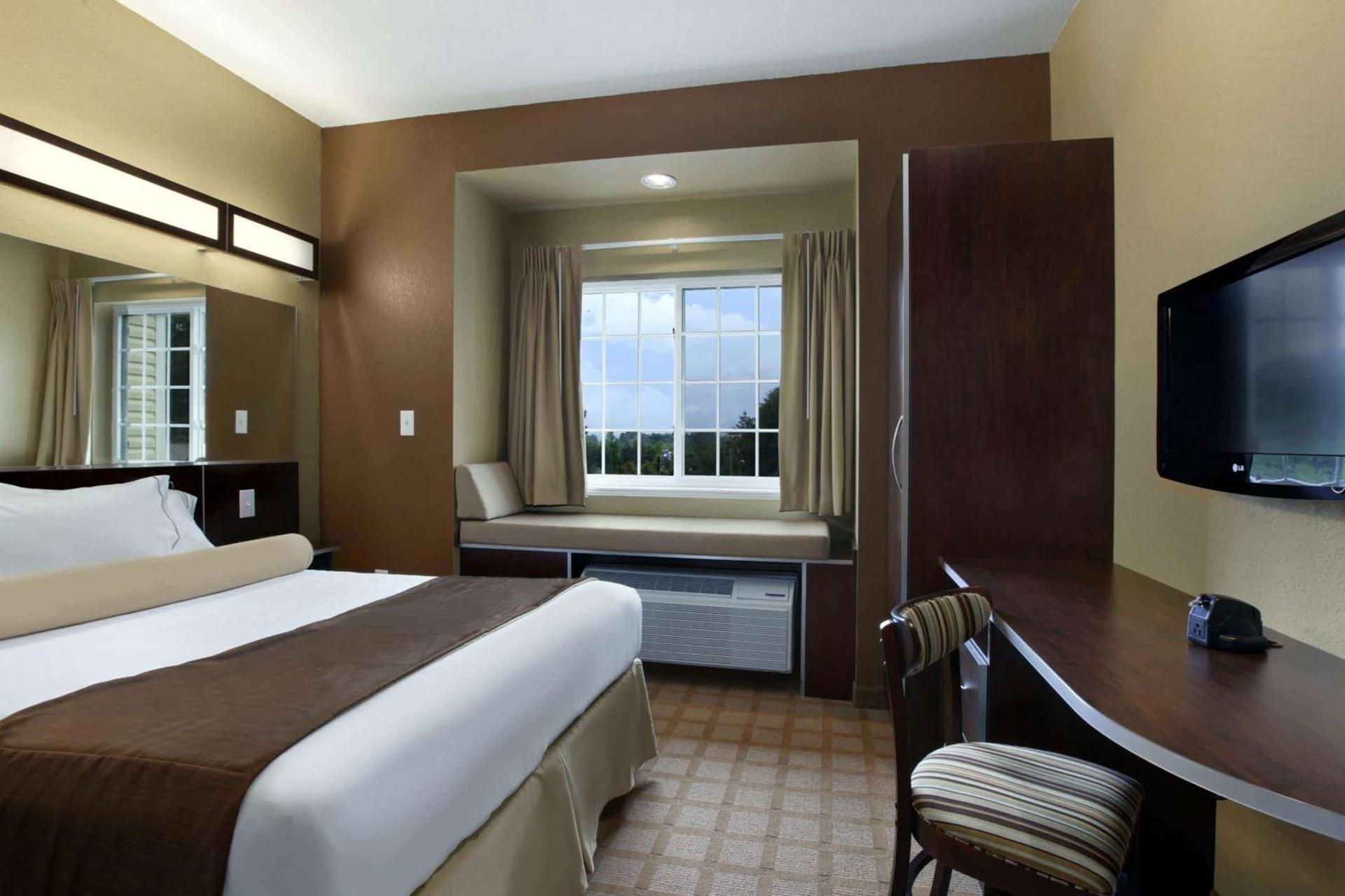 Microtel Inn and Suites Carrollton photo 8
