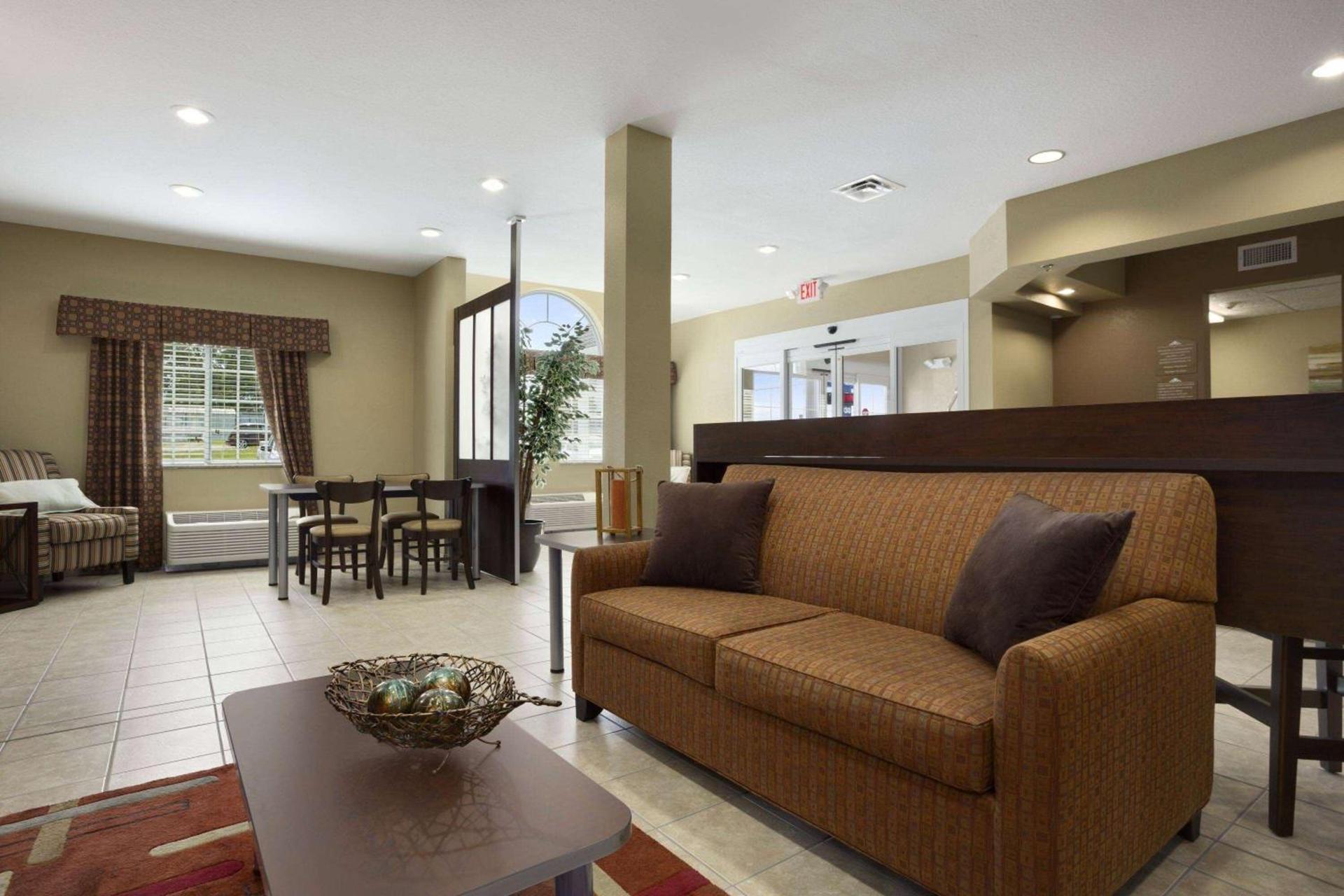 Microtel Inn and Suites Carrollton photo 2