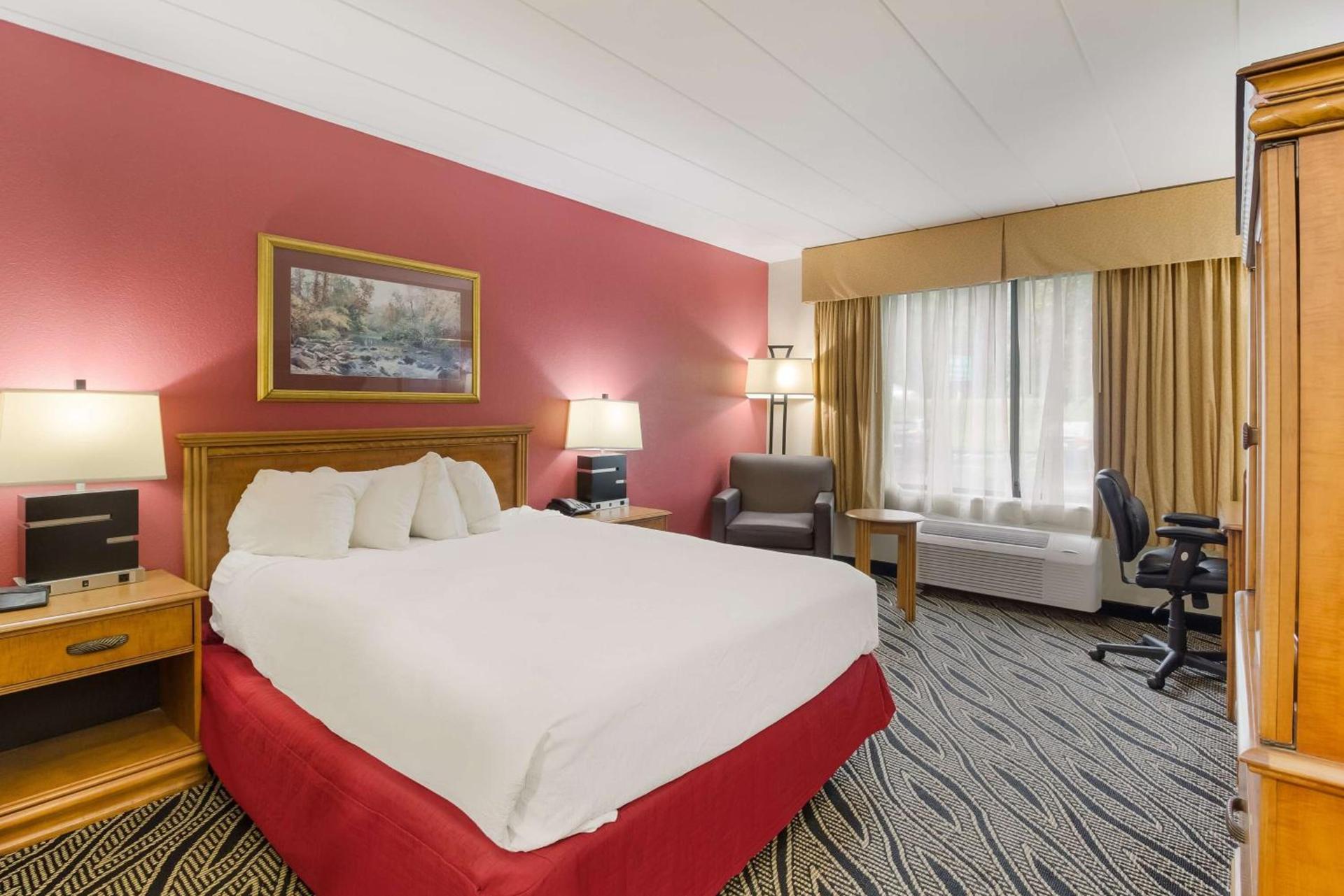 Best Western Braddock Inn photo 12