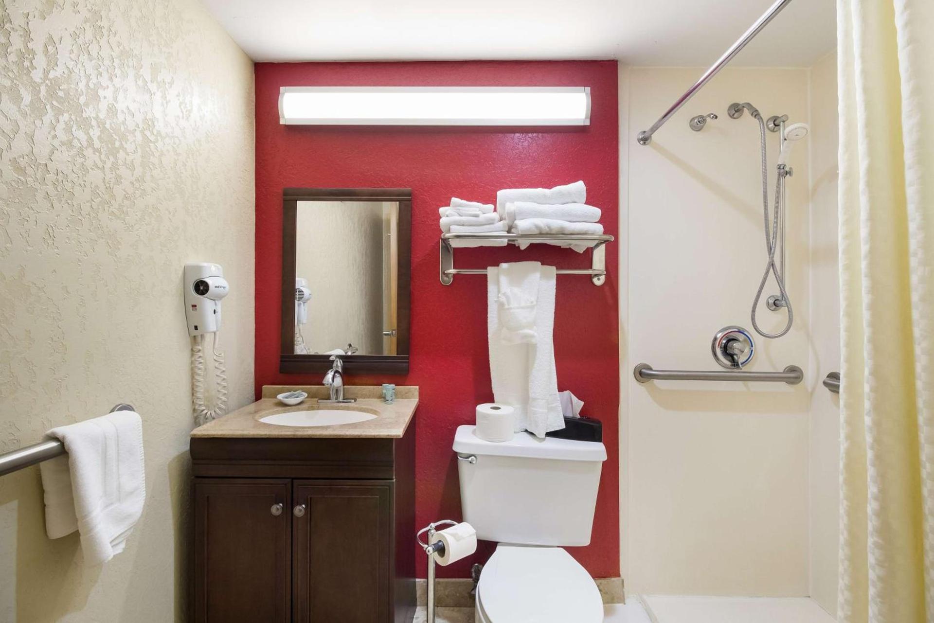 Best Western Braddock Inn photo 29