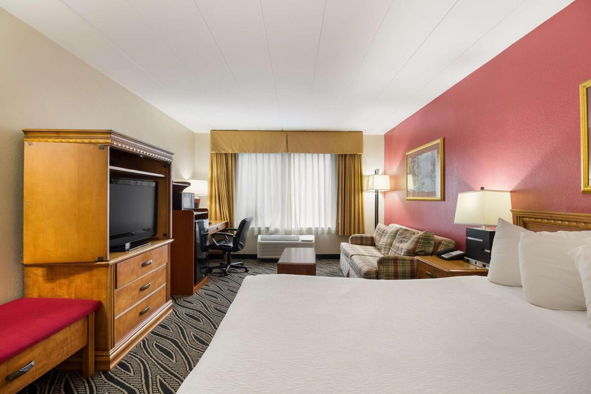 Best Western Braddock Inn photo 15